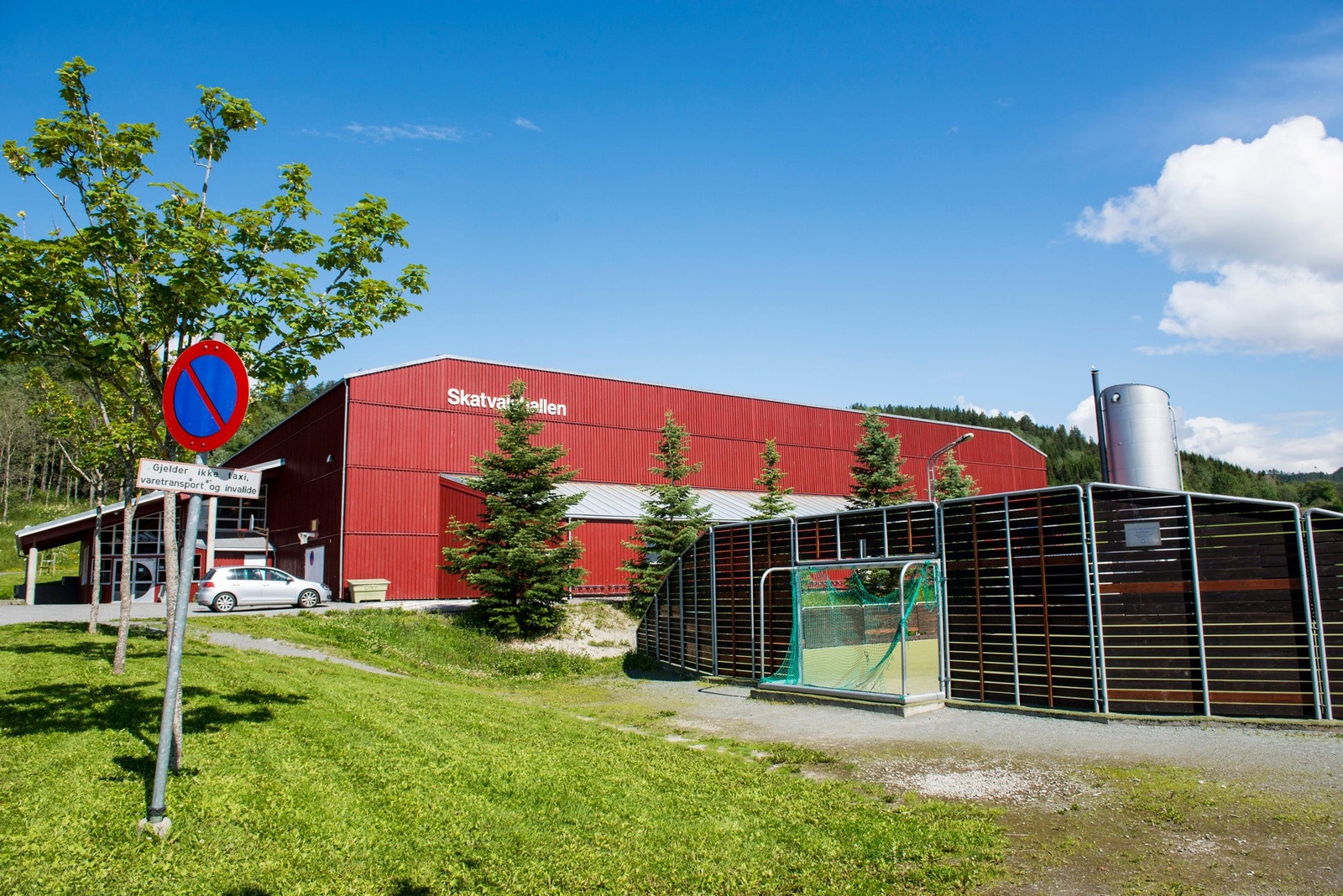 Skatvalhallen byr på gode muligheter for lek og aktivitet. Galleribilde
