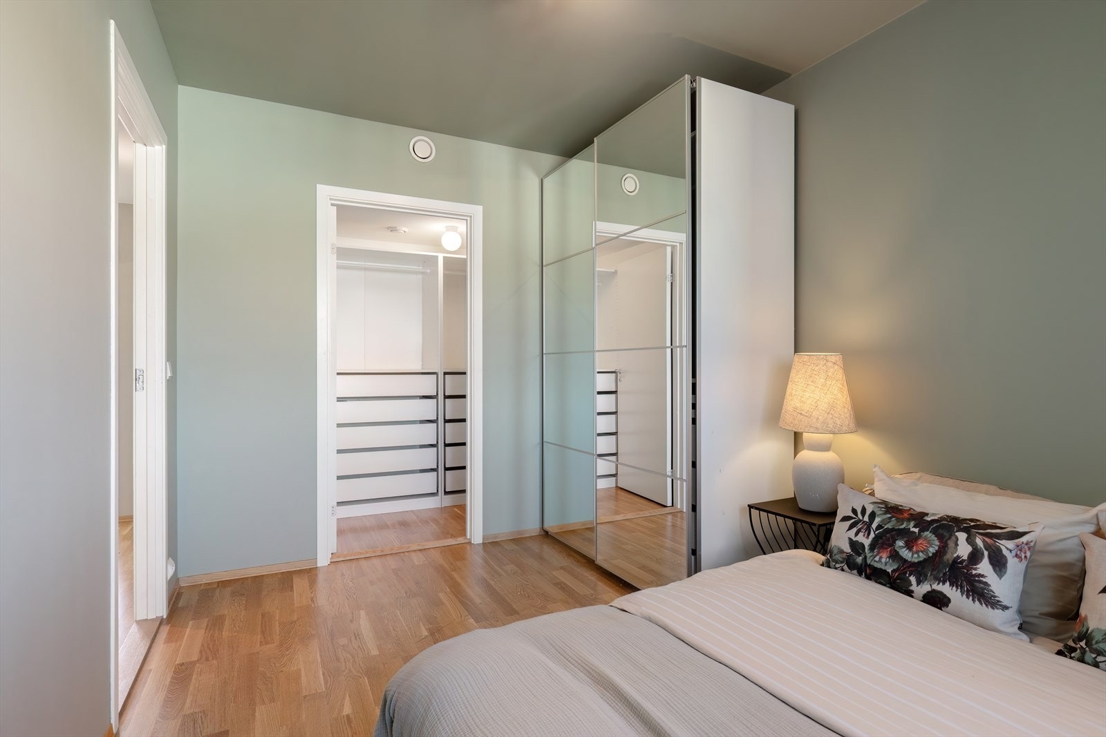 Soverom 1 - eget omkledningsrom Galleribilde