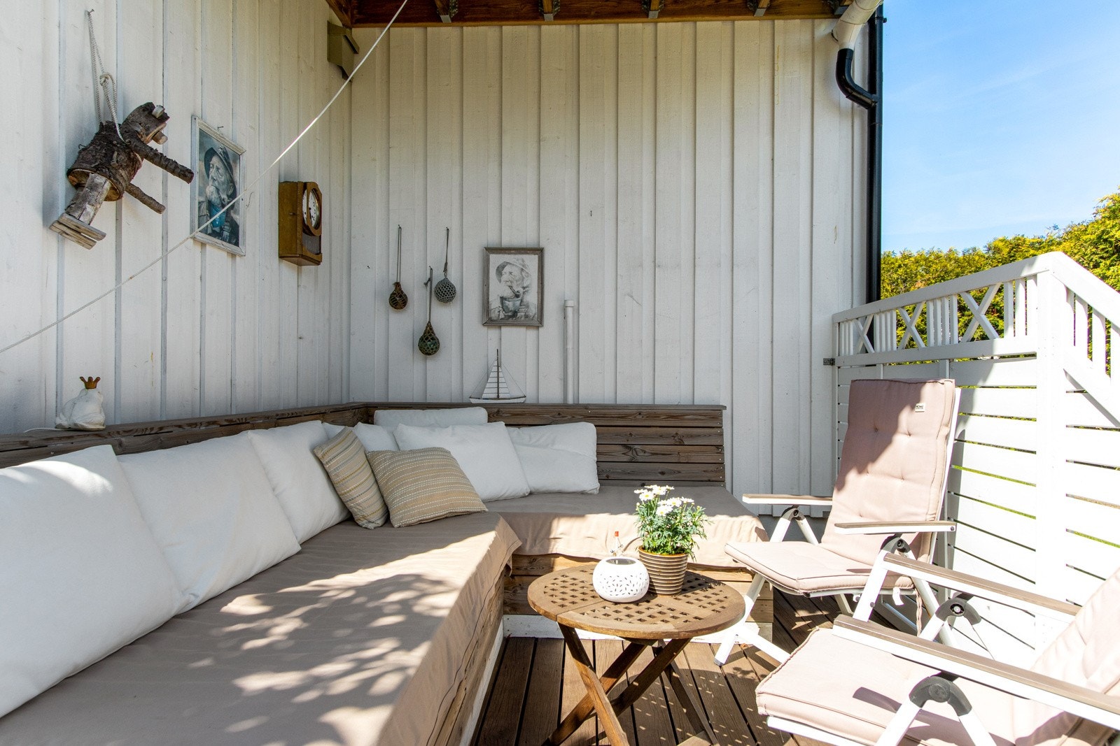 Deilig overbygget terrasse, perfekt til morgenkaffe. Galleribilde