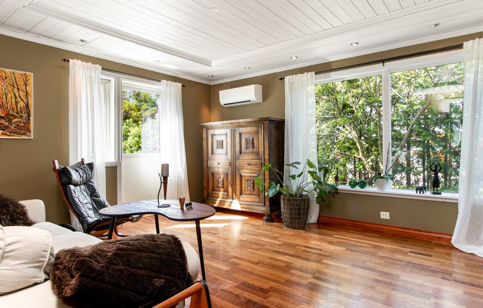 Den flotte spisestuen er meget romslig og har plass nok til å invitere til store familielag og venner på middag. Galleribilde