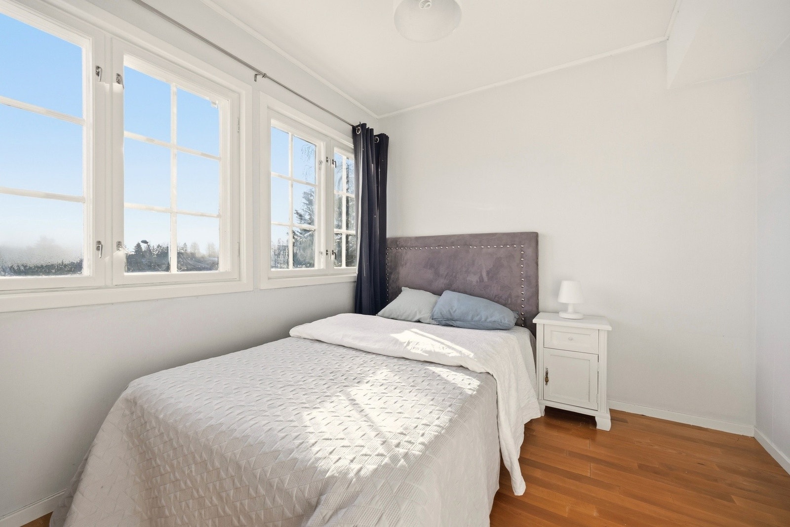 Soverom mot øst. Galleribilde