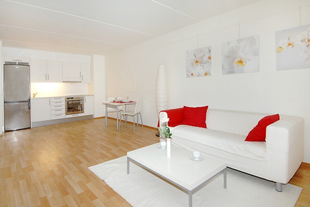 Stue med åpen kjøkkenløsning Galleribilde