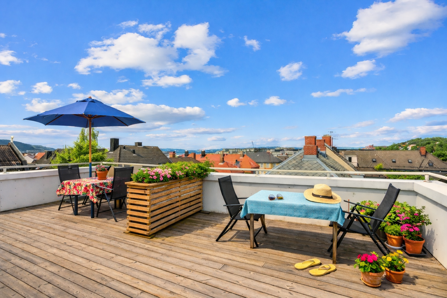 Flott takterrasse som er ypperlig på sommerhalvåret. Galleribilde