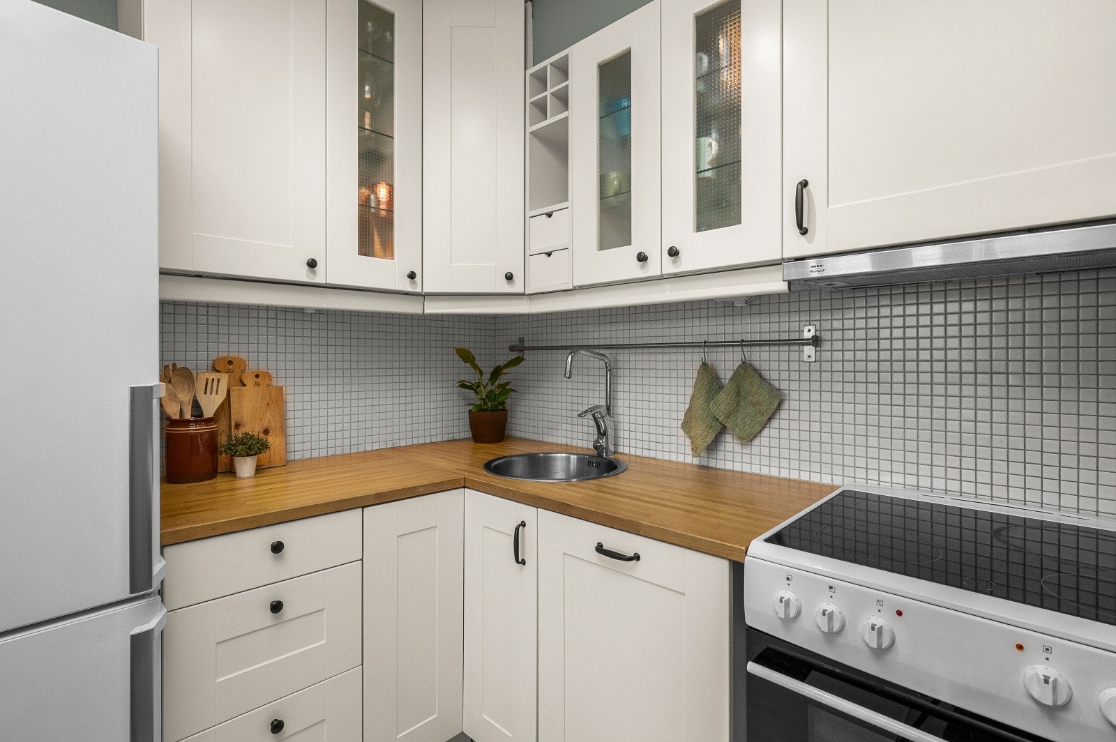 Kjøkkenet er pusset opp i 2010 og fremstår som lite slitt. TG 1 i tilstandsrapport fra takstmann. Galleribilde