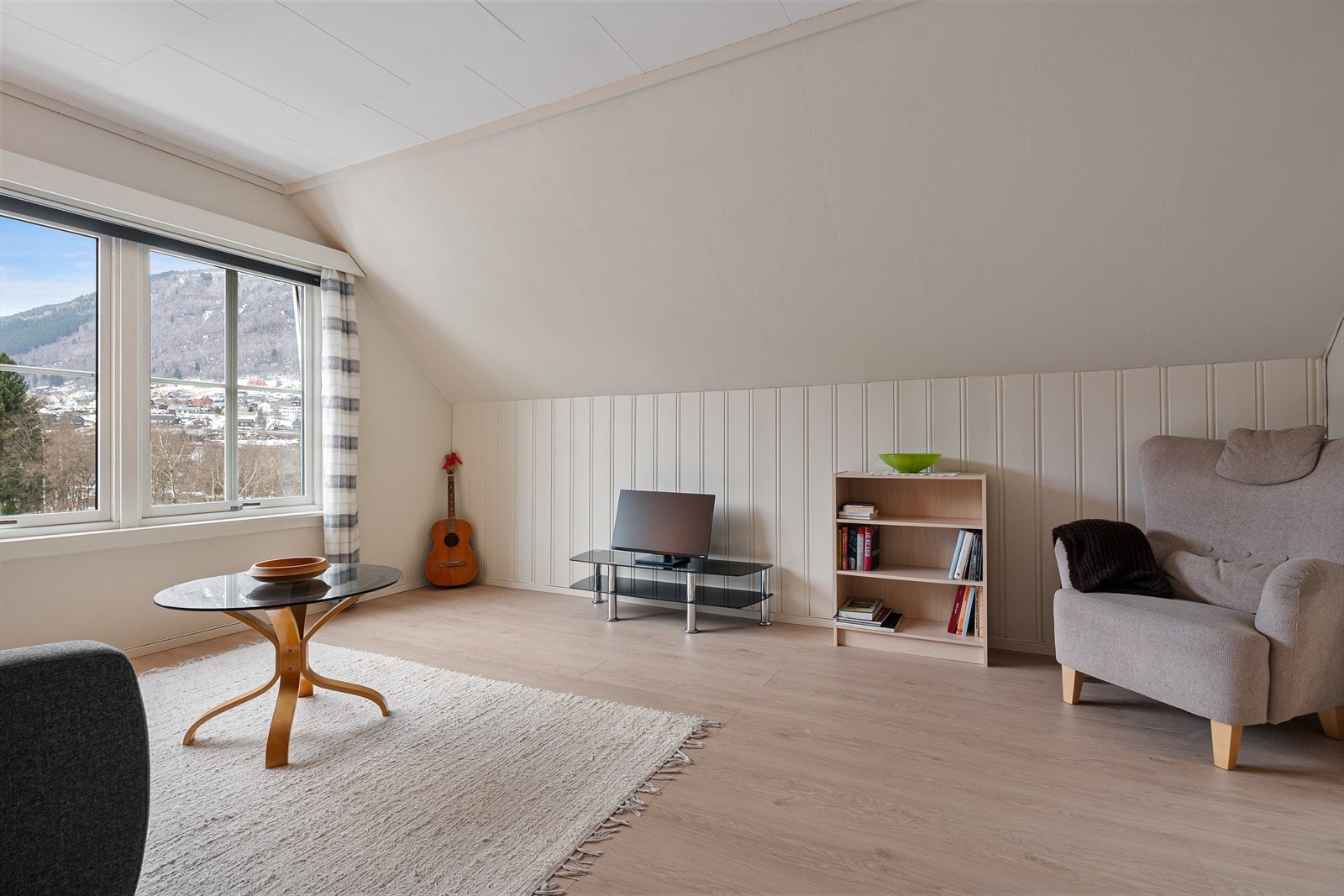 Stue 2 etasje. Et funksjonelt flerbruksrom. Galleribilde