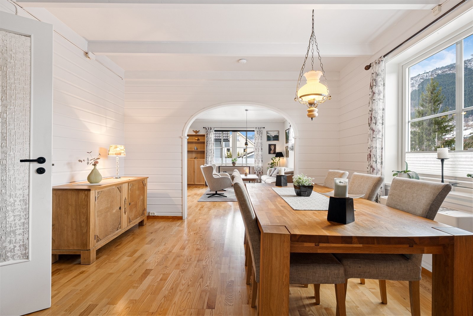 Spisestue med plass til hele familien! Galleribilde