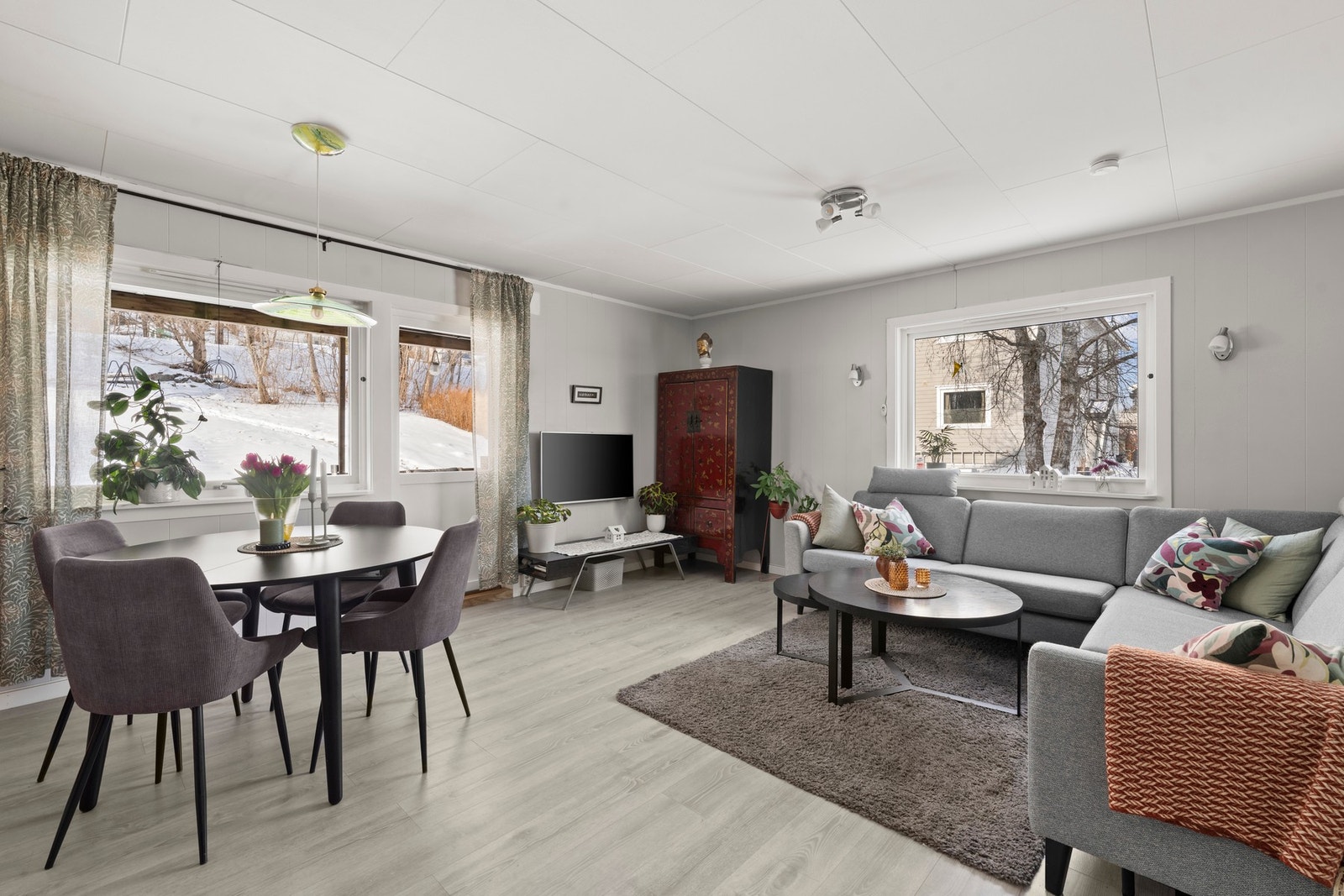 Velkommen til Eikelisvingen 7! Boligen presenteres av Øyvind Frogner v/PrivatMegleren. Foto: Noah Spange. Galleribilde