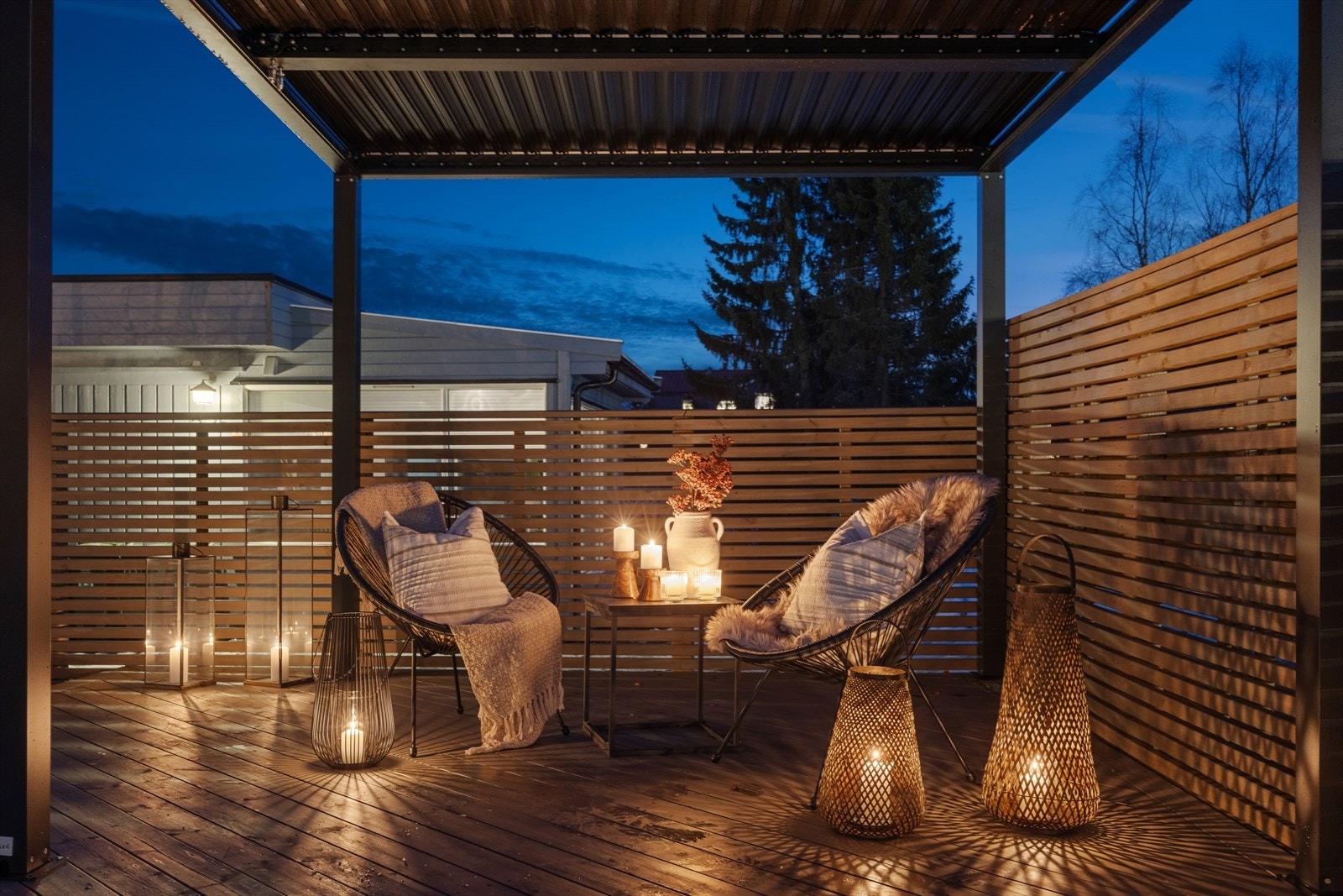 Uteplassene er designet for å kunne nytes gjennom hele dagen og kvelden. Galleribilde