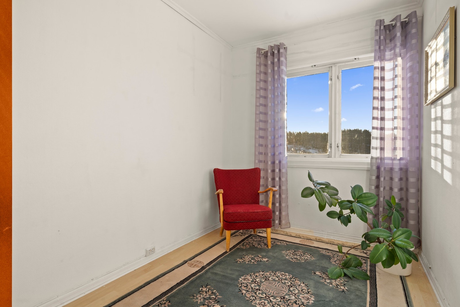 Soverom 2 passer perfekt som barnerom, kontor eller gjesterom. Galleribilde