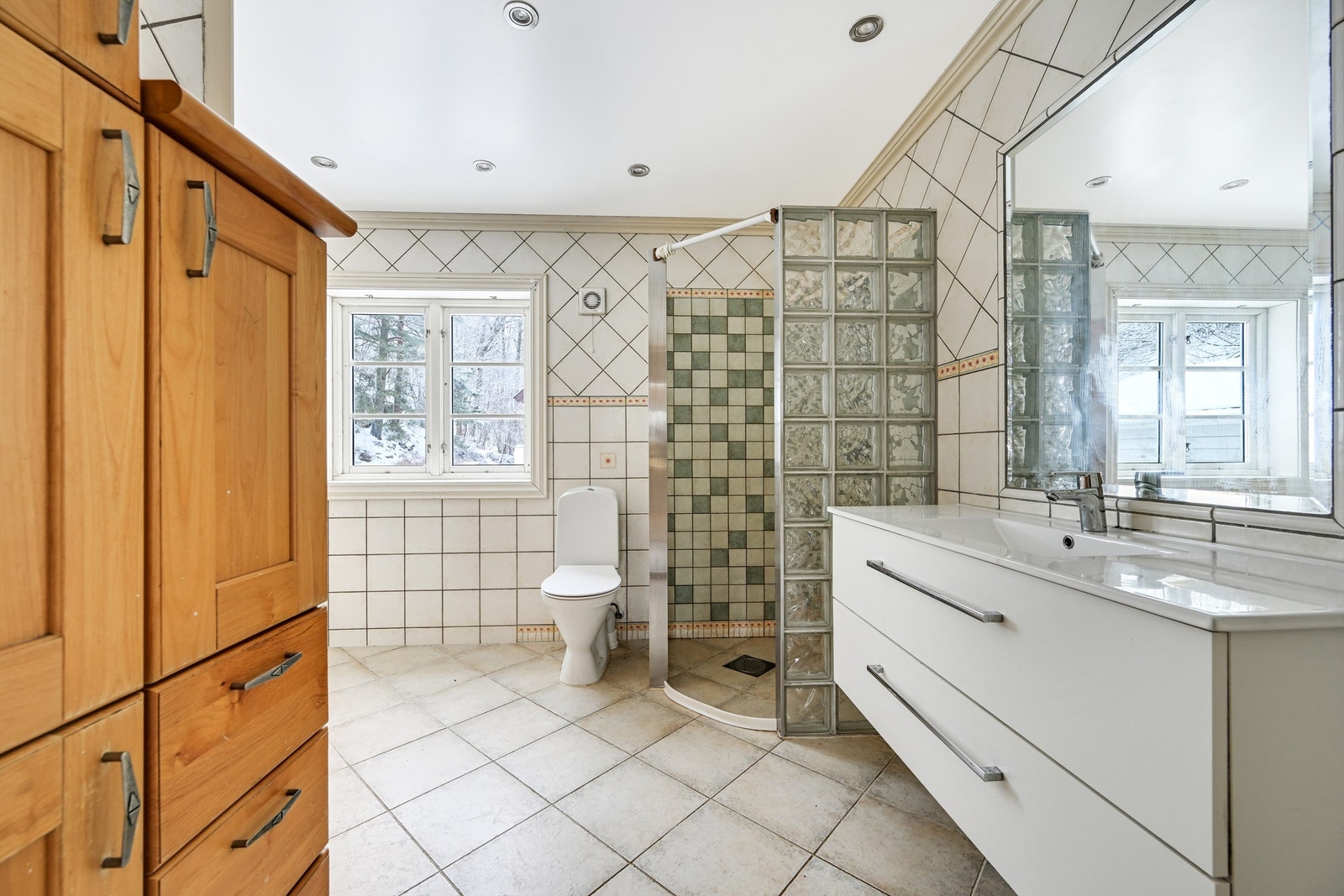 Det er varmekabler i gulvet for økt komfort. Galleribilde