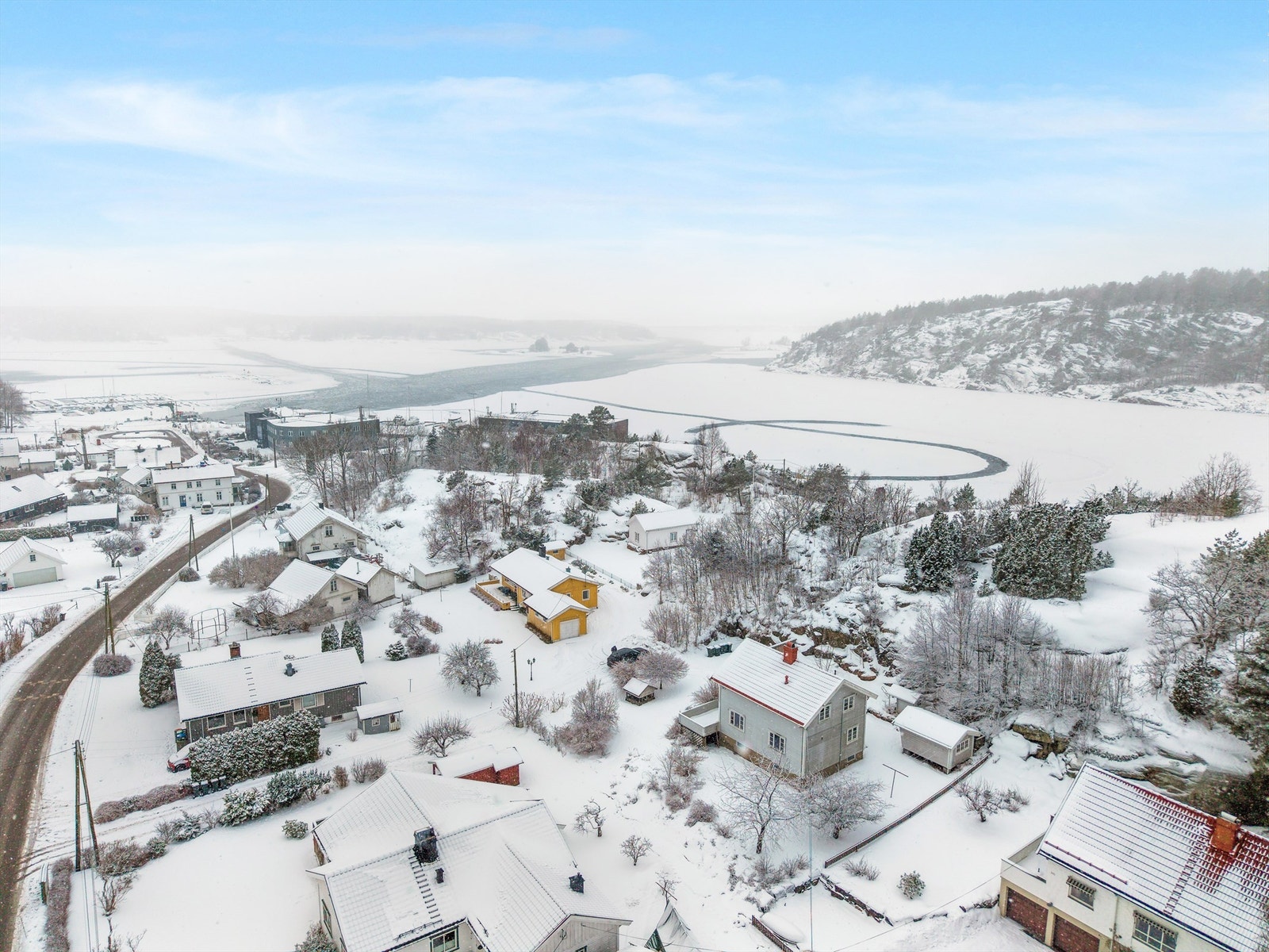 Her bor du med umiddelbar nærhet til sjøen, svaberg og den flotte skjærgården som Færder er kjent for. Galleribilde