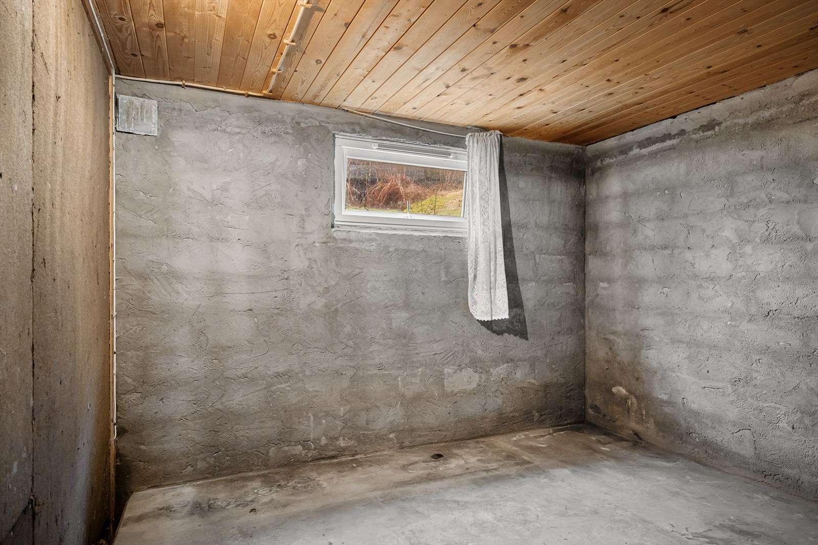 Lagerrom/grovrom for mer oppbevaring. Galleribilde