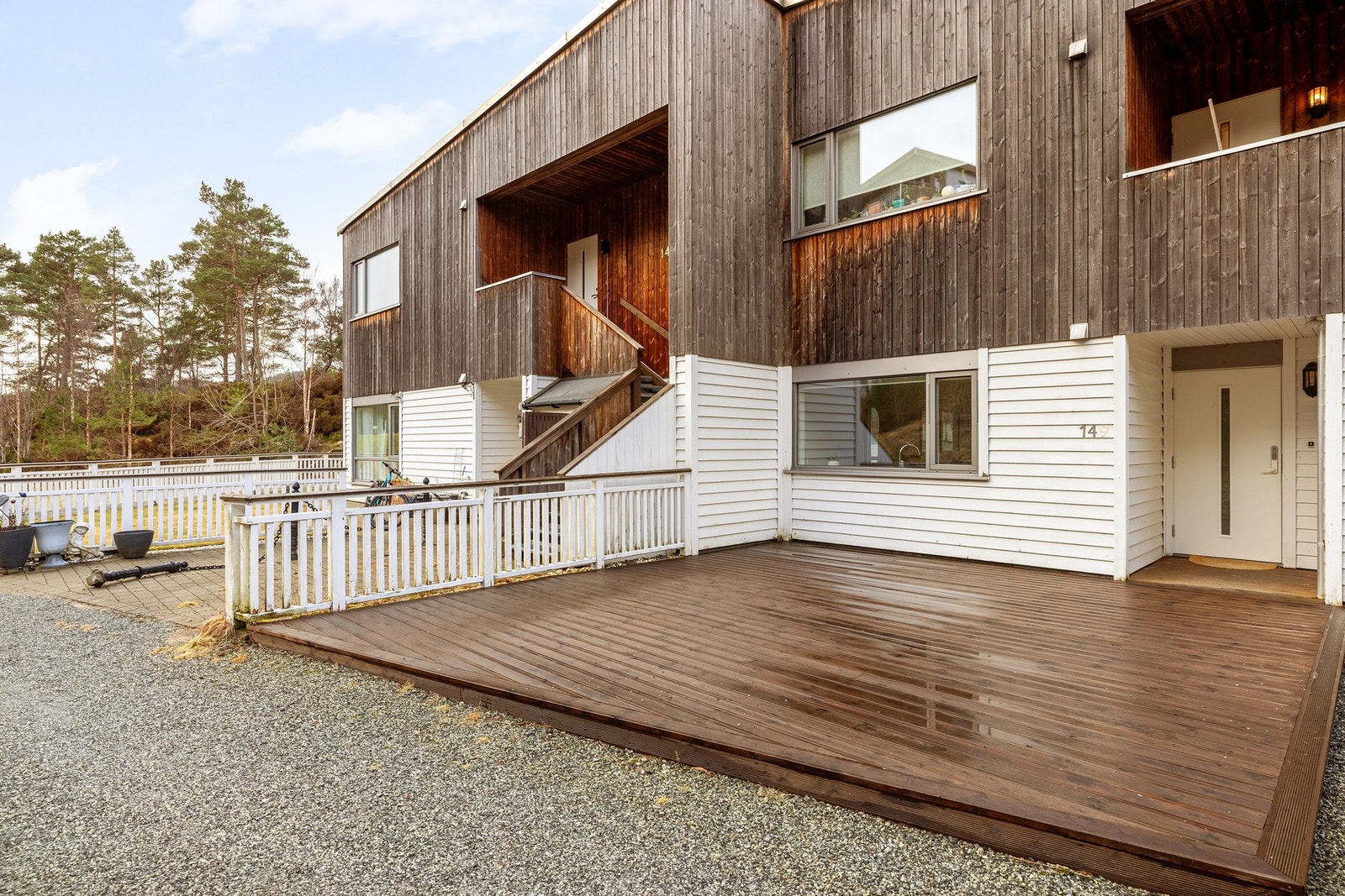 Du har også en terrasse ved inngangspartiet. Galleribilde