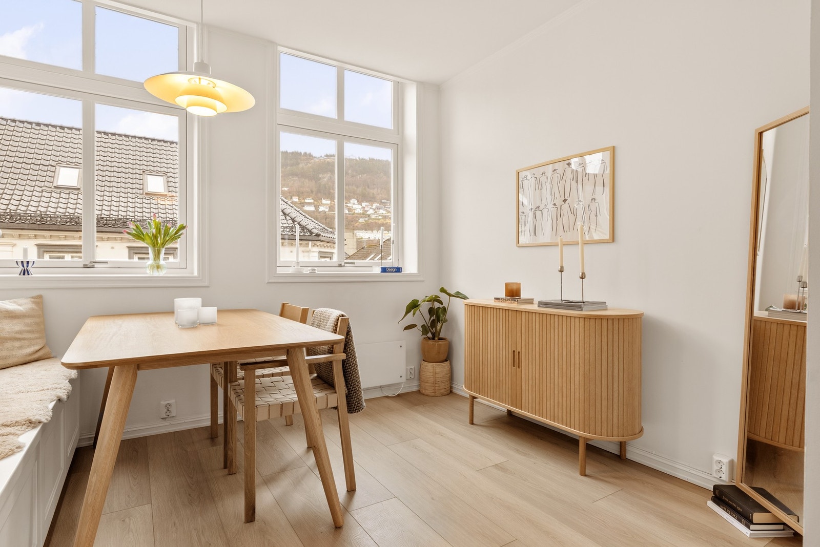 Pusset opp med nye plater, maling og nytt gulv i 2023. Galleribilde