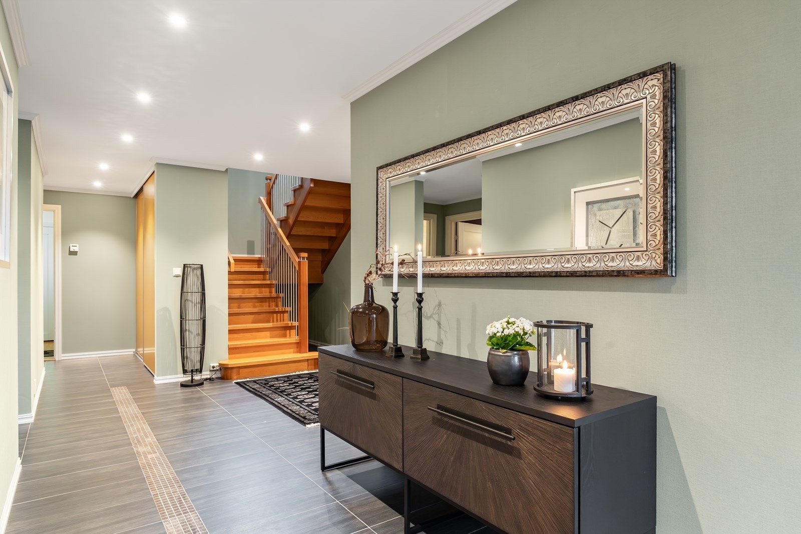 Trapp til hall 1. etasje Galleribilde