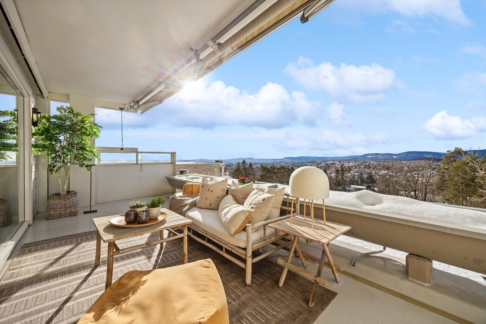 Utsikt mot Oslofjorden og Bærum Galleribilde