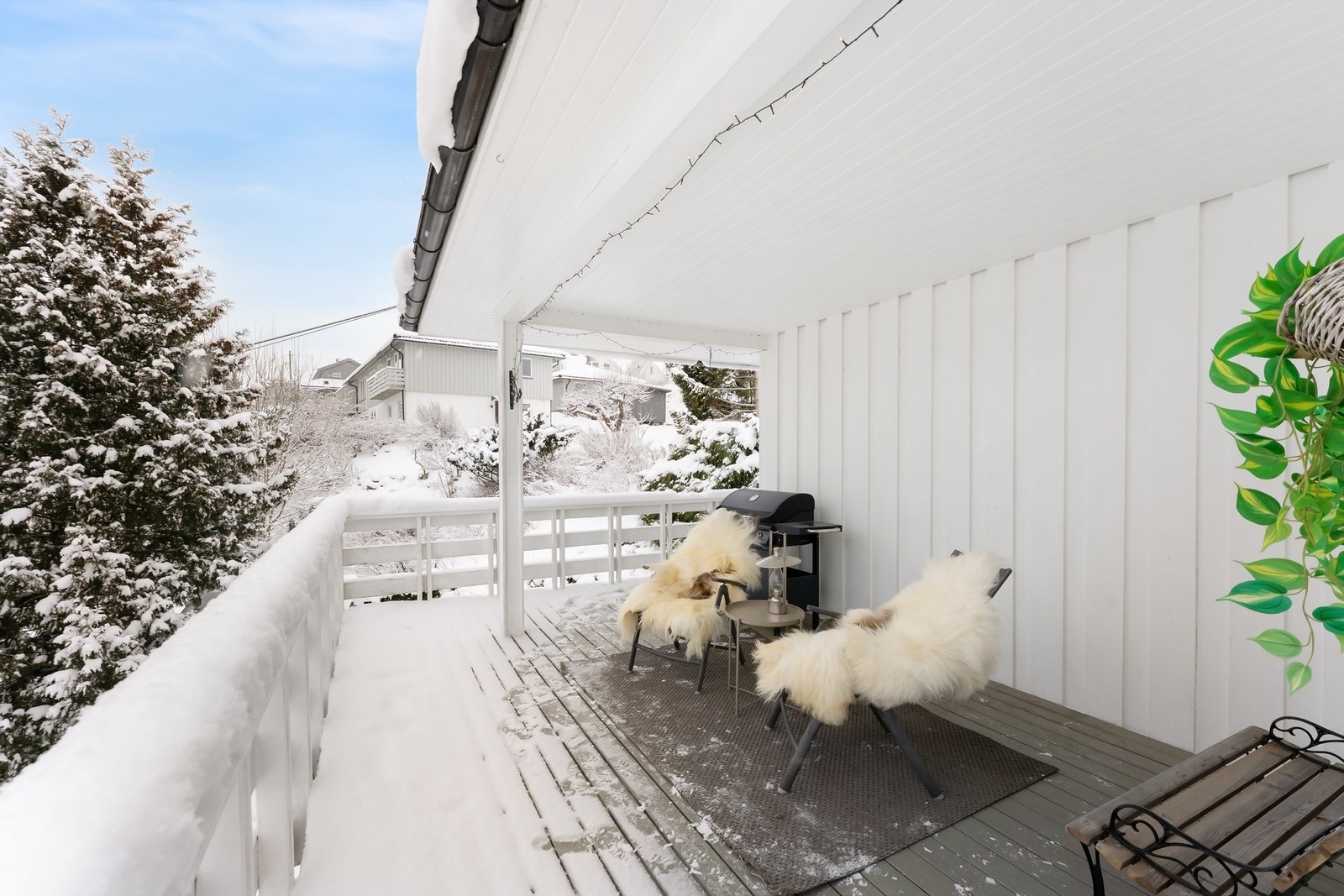 Her kan man nyte utsikten over nærområdet i rolige omgivelser. Galleribilde