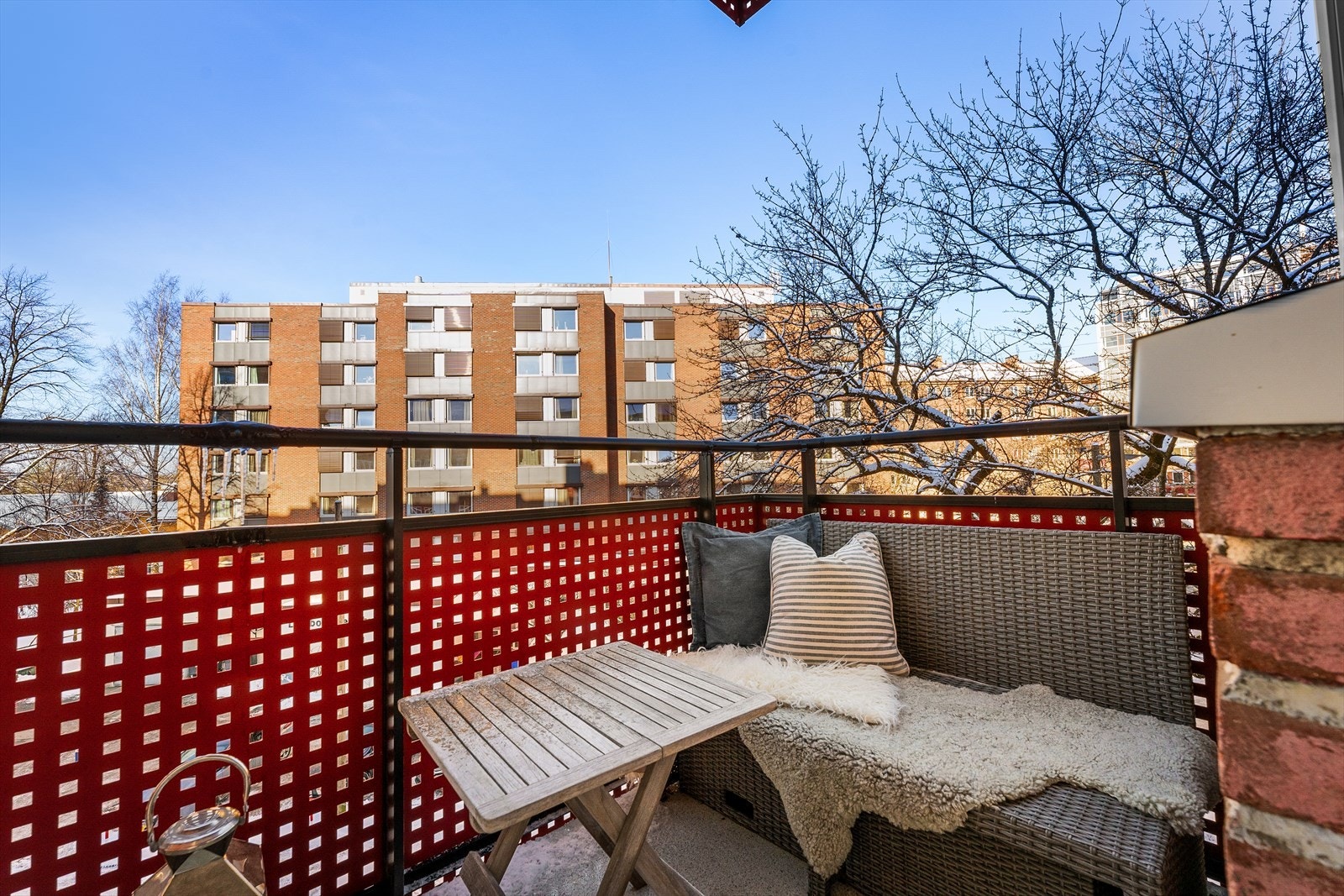 Balkongen har nydelig utsikt og ettermiddags-/kveldssol Galleribilde