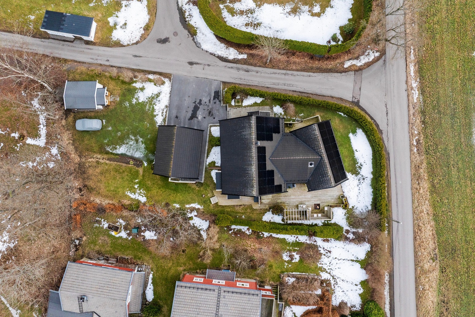 Asfalt og belegningsstein er lagt nytt i 2023. Galleribilde