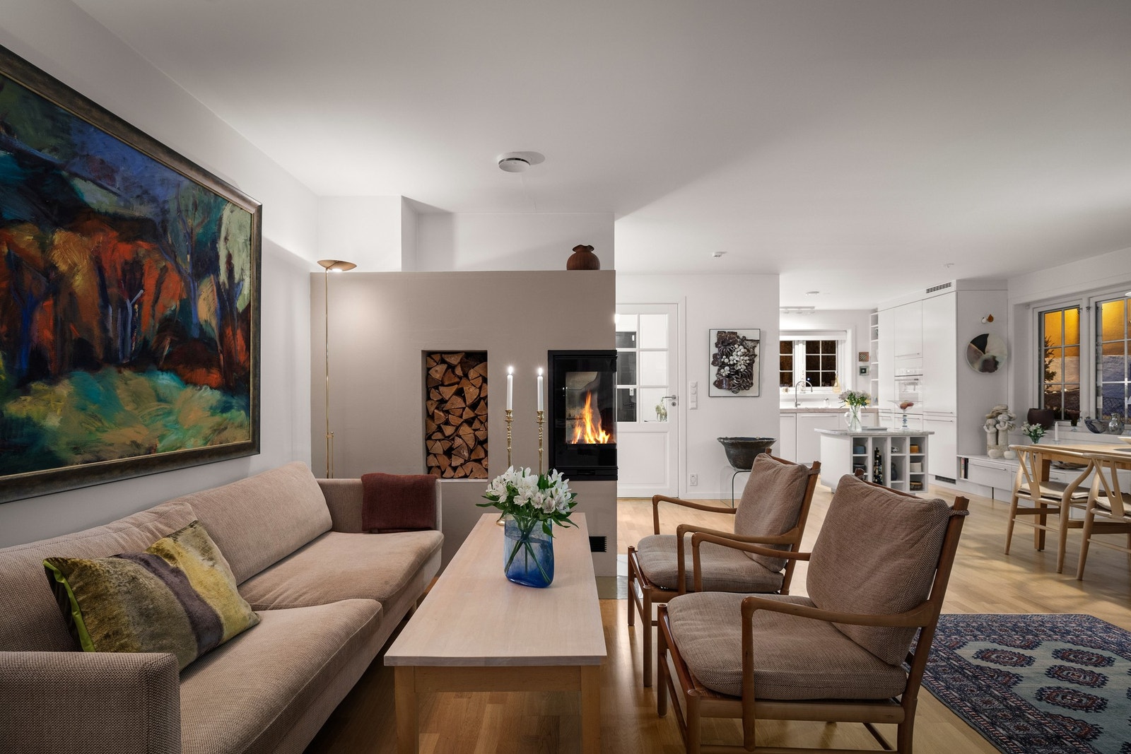 Fellesutgiftene inkluderer bl.a. tv og internett fra Telia, kommunale avgifter, varmekabler inn-/utkjøring til garasje mm. Galleribilde