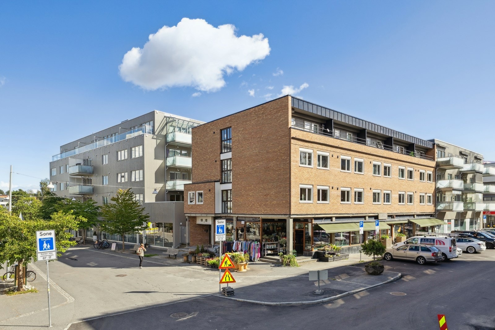 Leiligheten ligger midt i hjertet av Ås sentrum med kort vei til "alt" Galleribilde