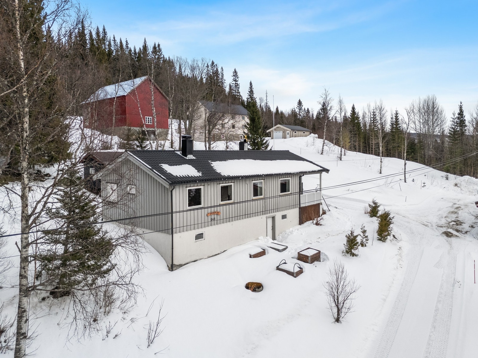 Eiendommen er på ca. 971 kvm. Galleribilde