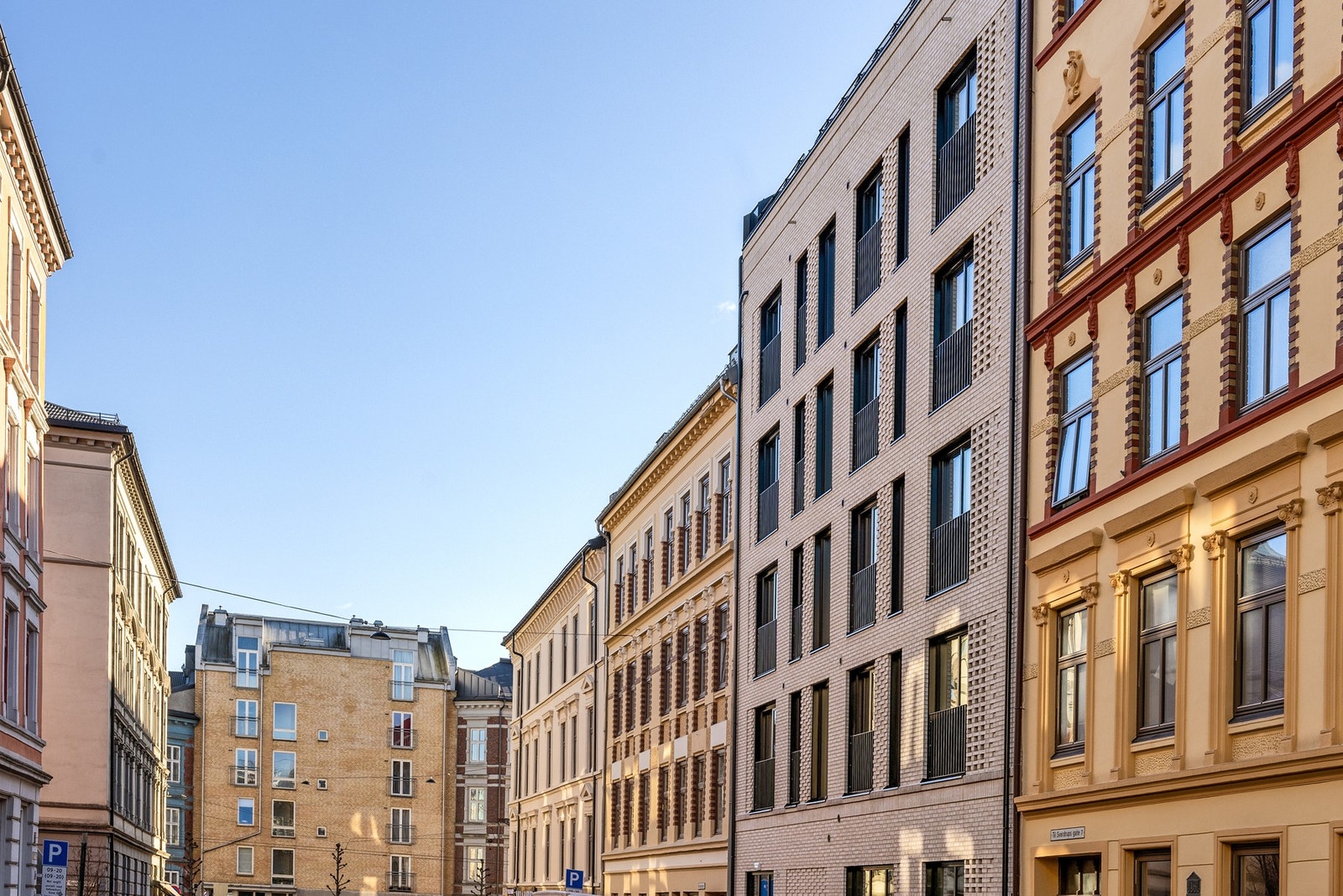 Kirkegårdsgata er en rolig, trafikkstille gate med kort vei til alt Grünerløkka og Oslo sentrum har å tilby Galleribilde