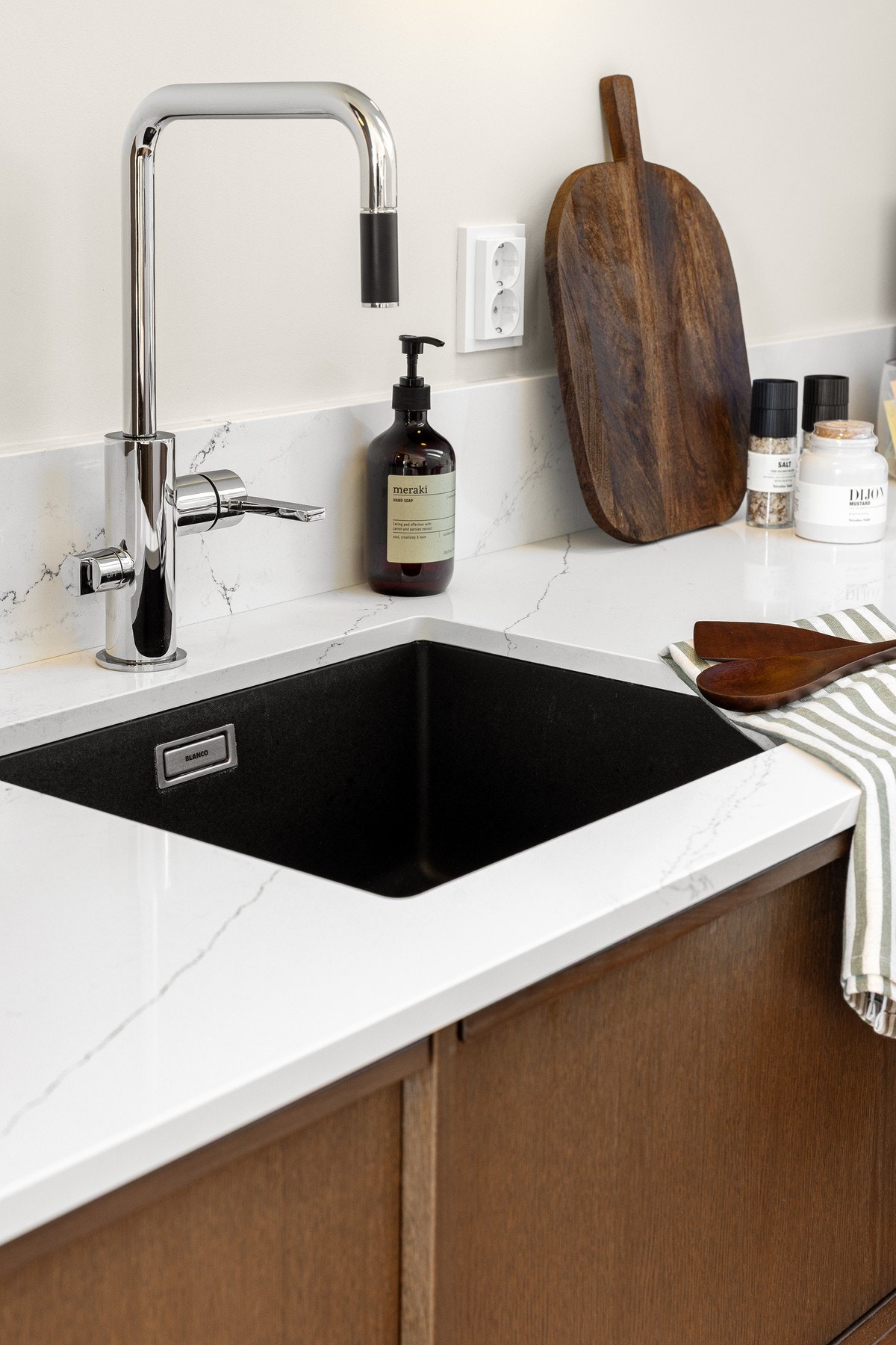 Komfyrvakt og vannstopper er montert Galleribilde