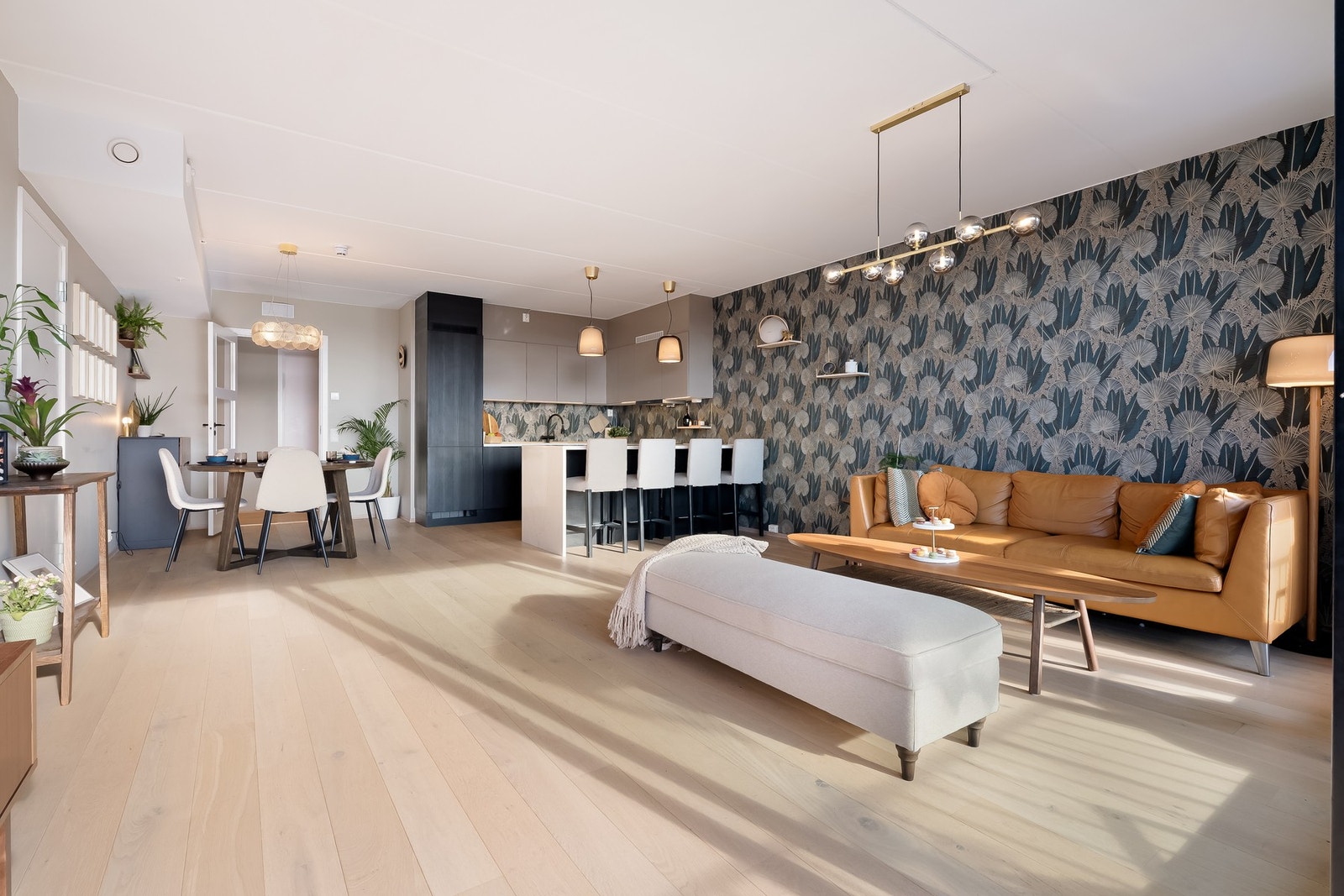 Det er balansert ventilasjon i boligen, noe som bidrar til et godt inneklima og bomiljø. Galleribilde