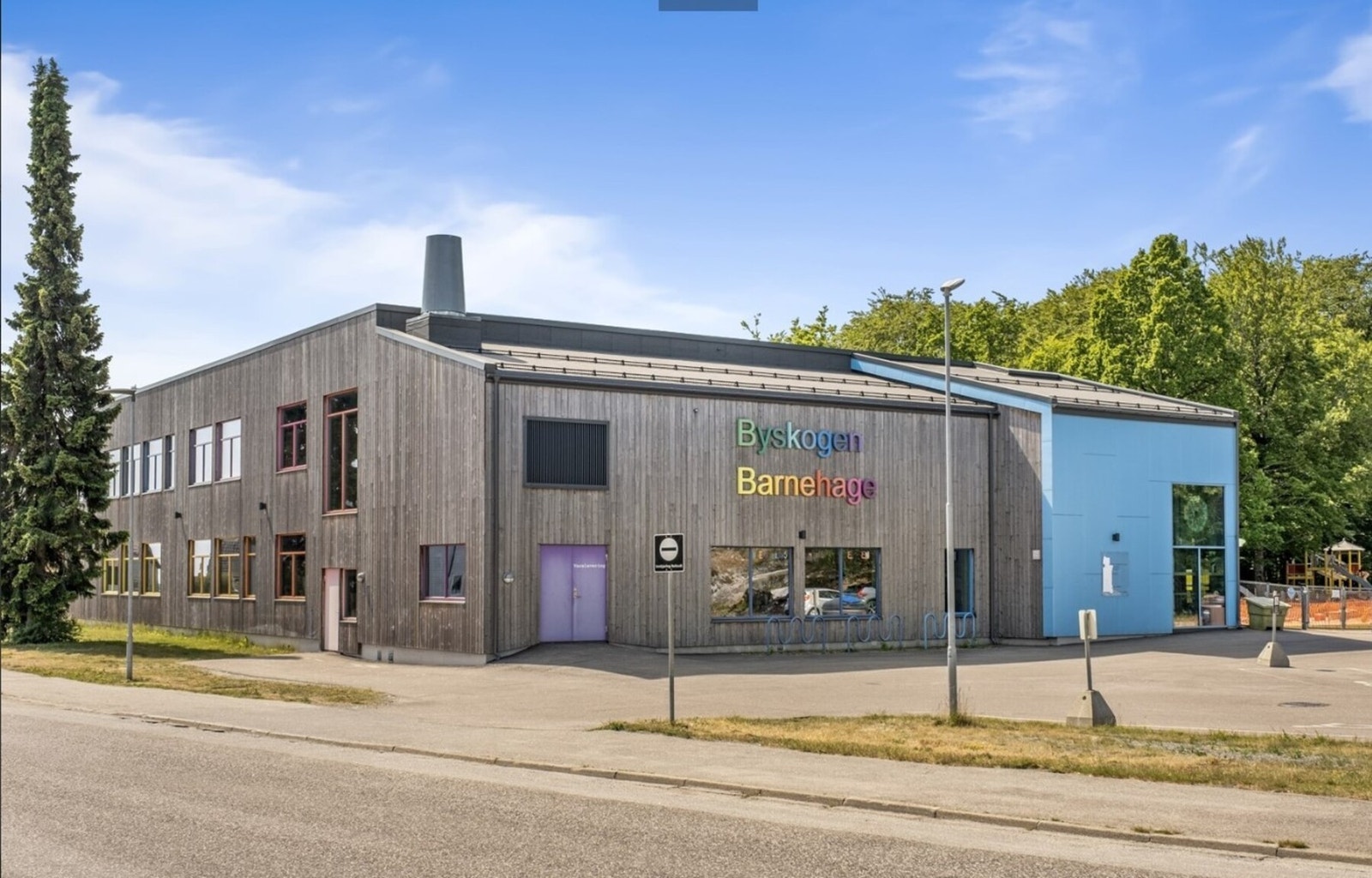 Byskogen barnehage er en nyere barnehage som ligger med kort gåavstand fra boligen. Galleribilde