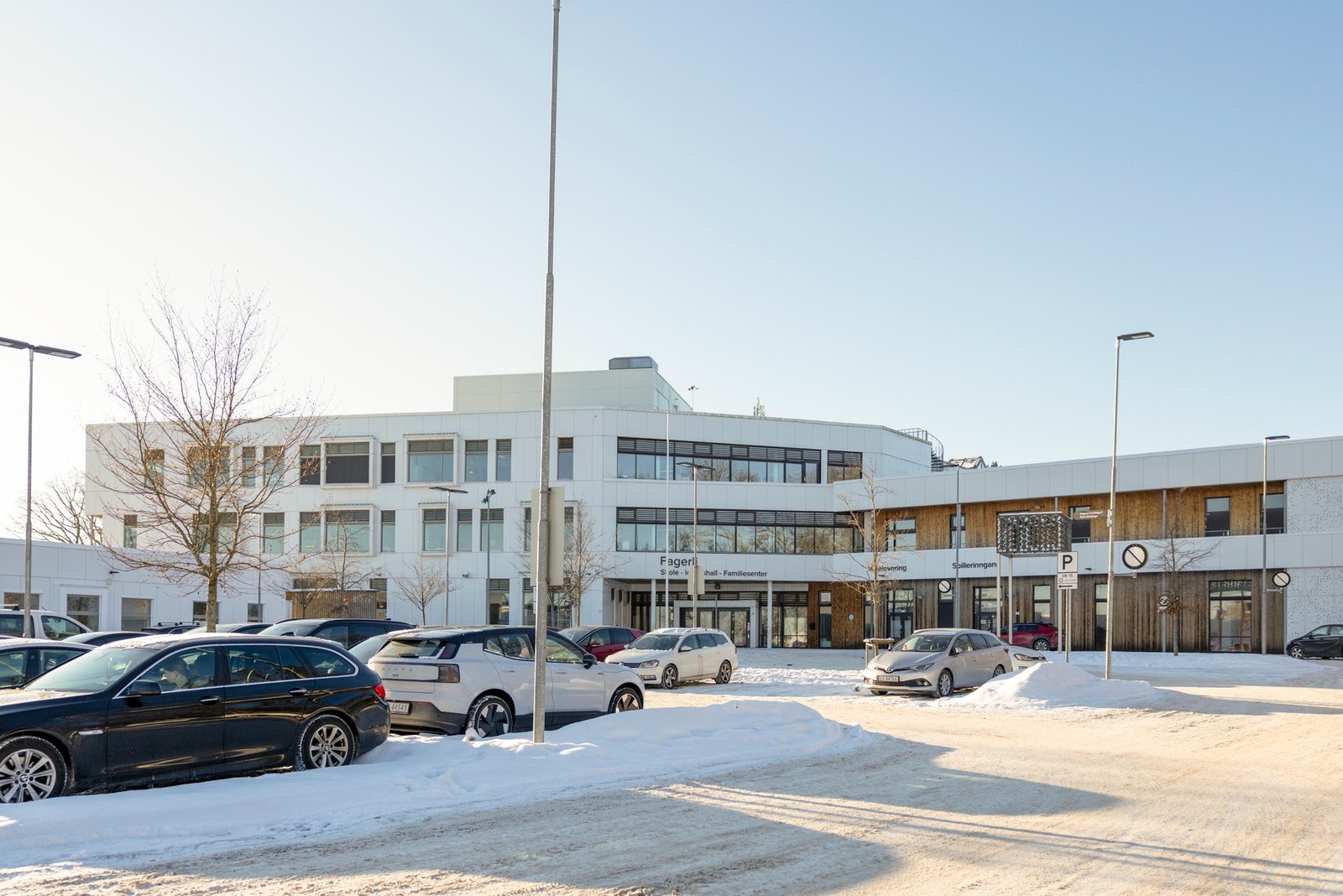 Fagerli barneskole ligger ca 1,5 km fra boligen. Galleribilde