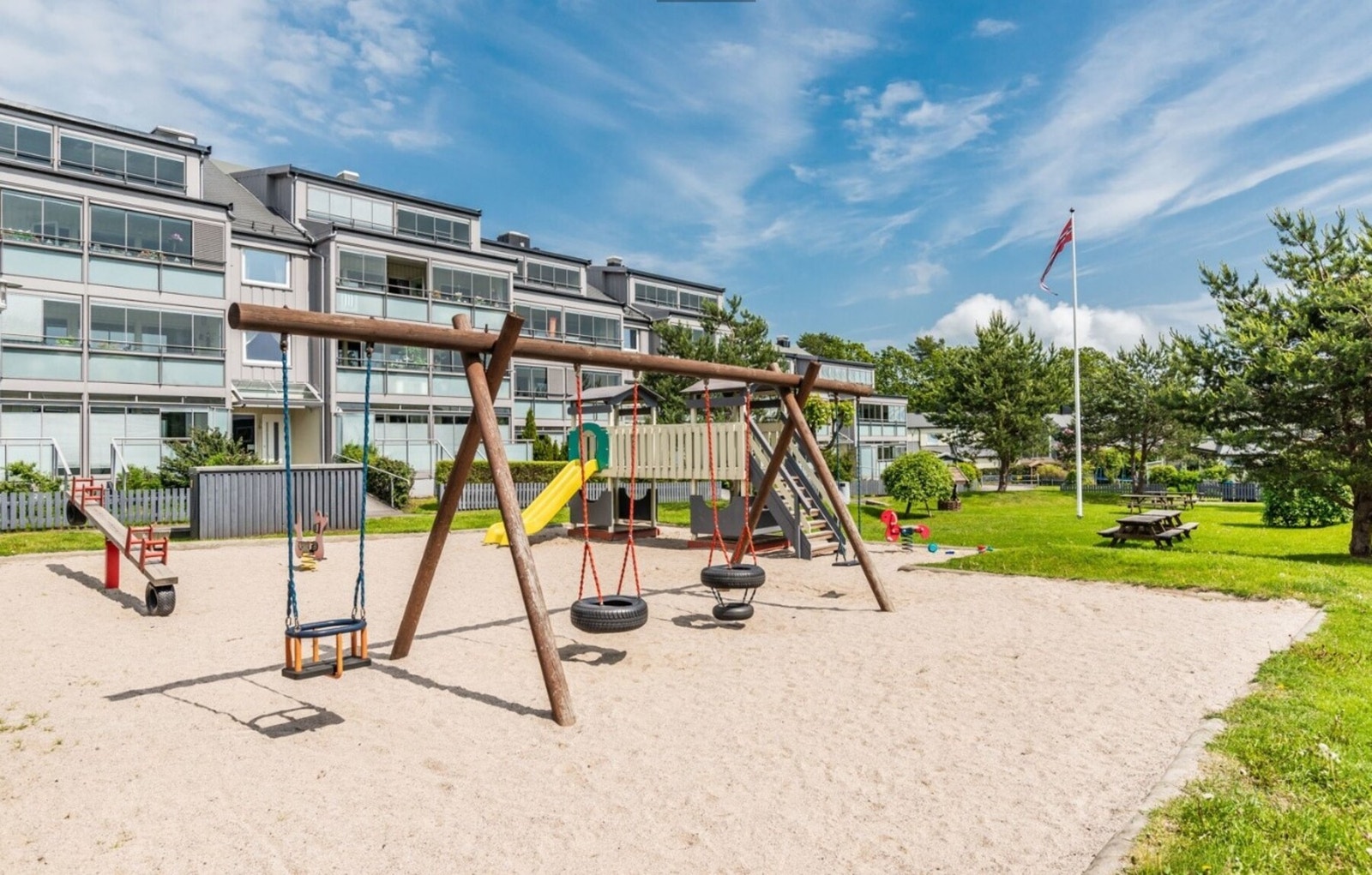 Diverse lekeplasser på fellesområdene. Galleribilde