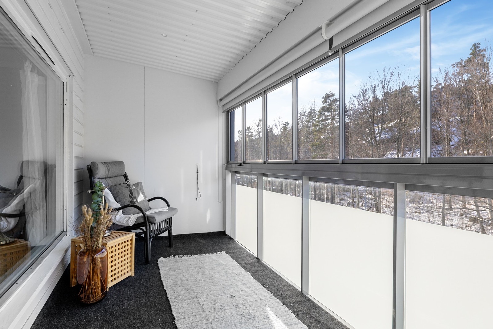 Nydelig og vestvendt balkong på 9 kvm. Galleribilde