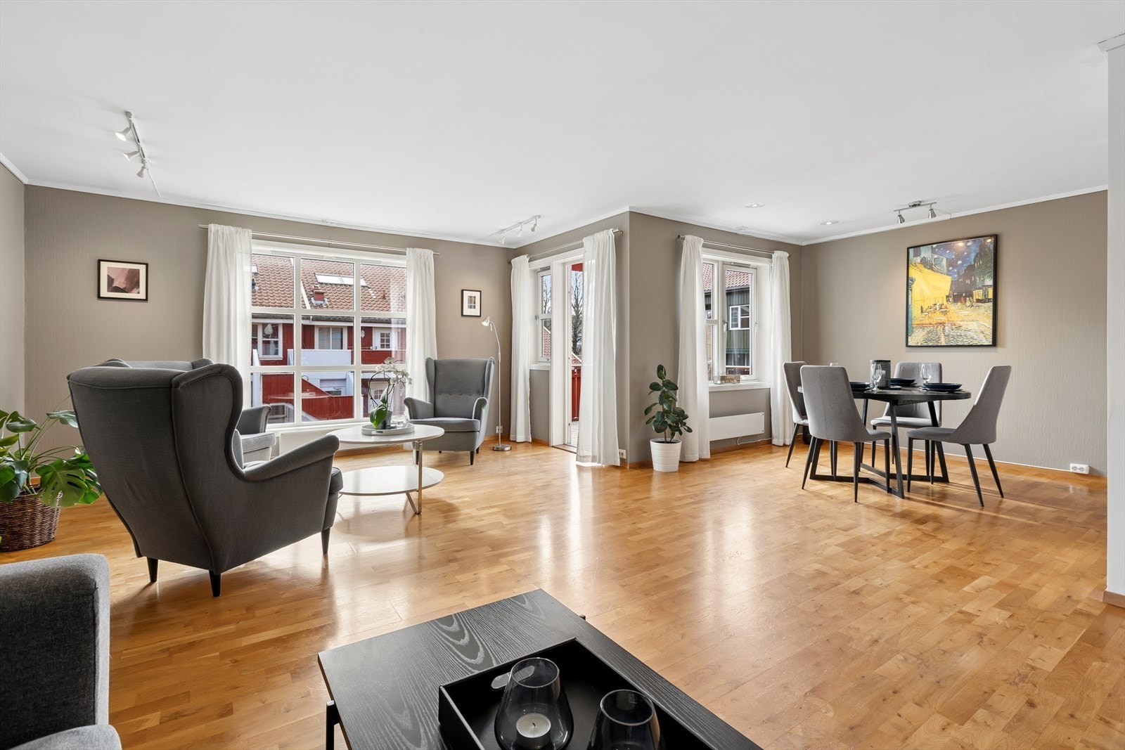 Her er det gode møbleringsmuligheter med plass til flere soner. Galleribilde