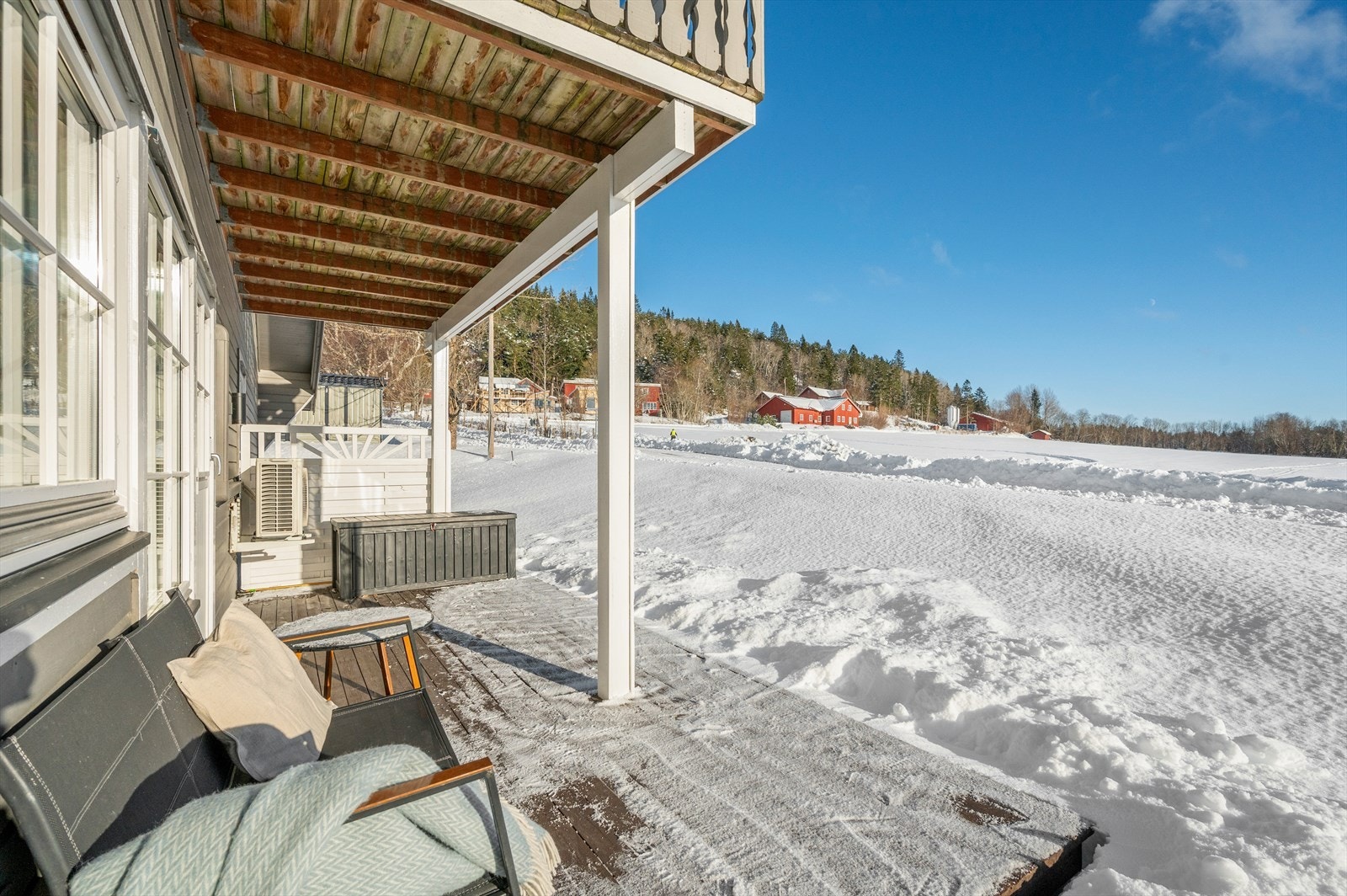 Leiligheten ligger i umiddelbar nærhet til sentrum og har en gjennomgående moderne standard. Galleribilde