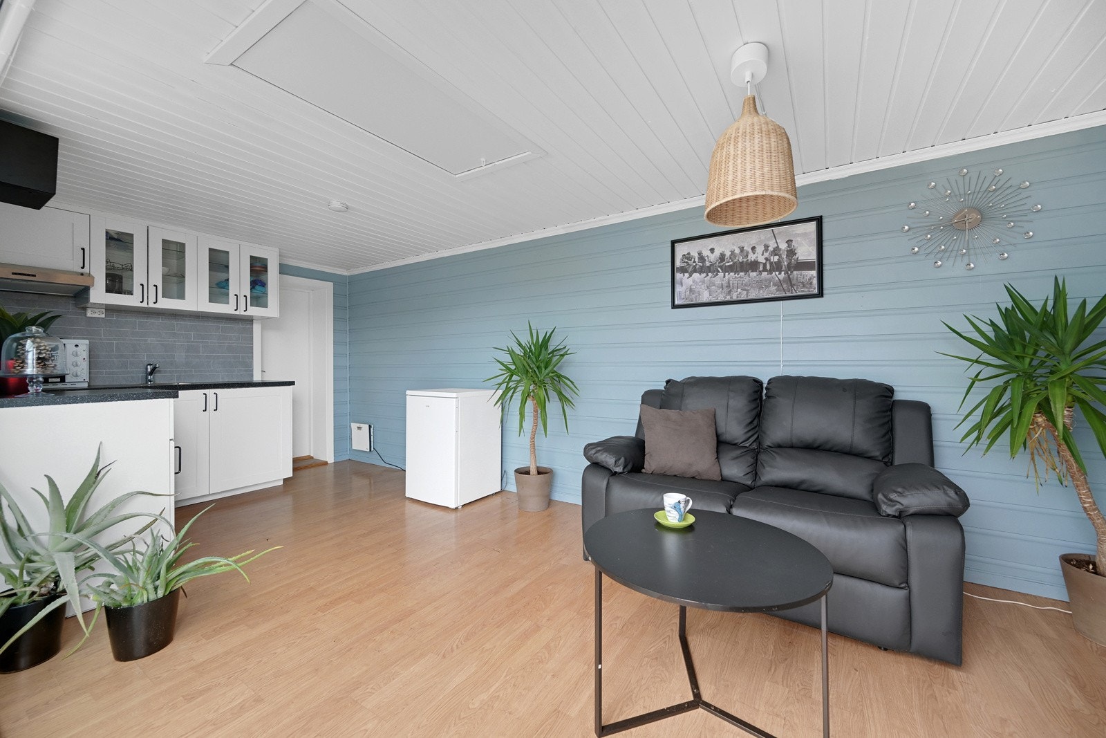 Dette er et trivelig område med smakfulle farger, som passer godt inn i maritime Holmestrand Galleribilde