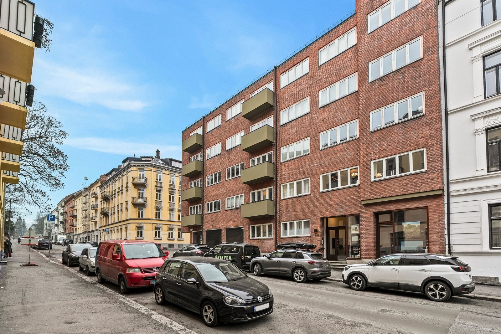 Boligen ligger sentralt til med nærhet til "alt". Galleribilde