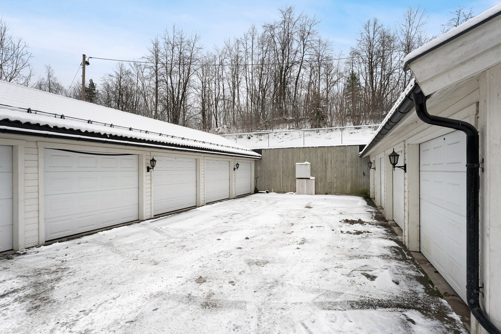 Parkering i felles garasjerekke på 17 kvm. Galleribilde