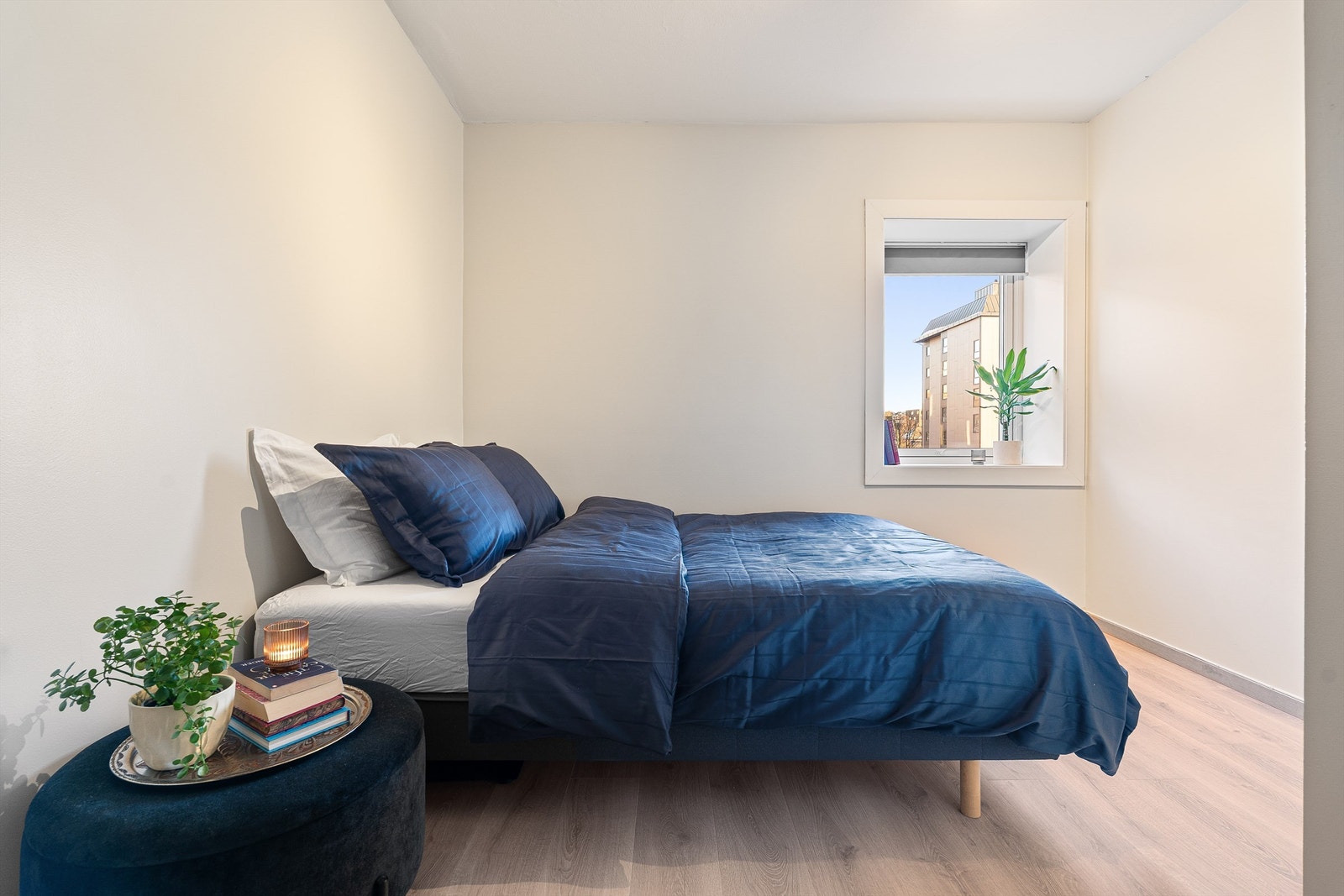 Soverom nummer to passer perfekt som barnerom, gjesterom eller kontor. Fleksibel løsning etter behov. Galleribilde