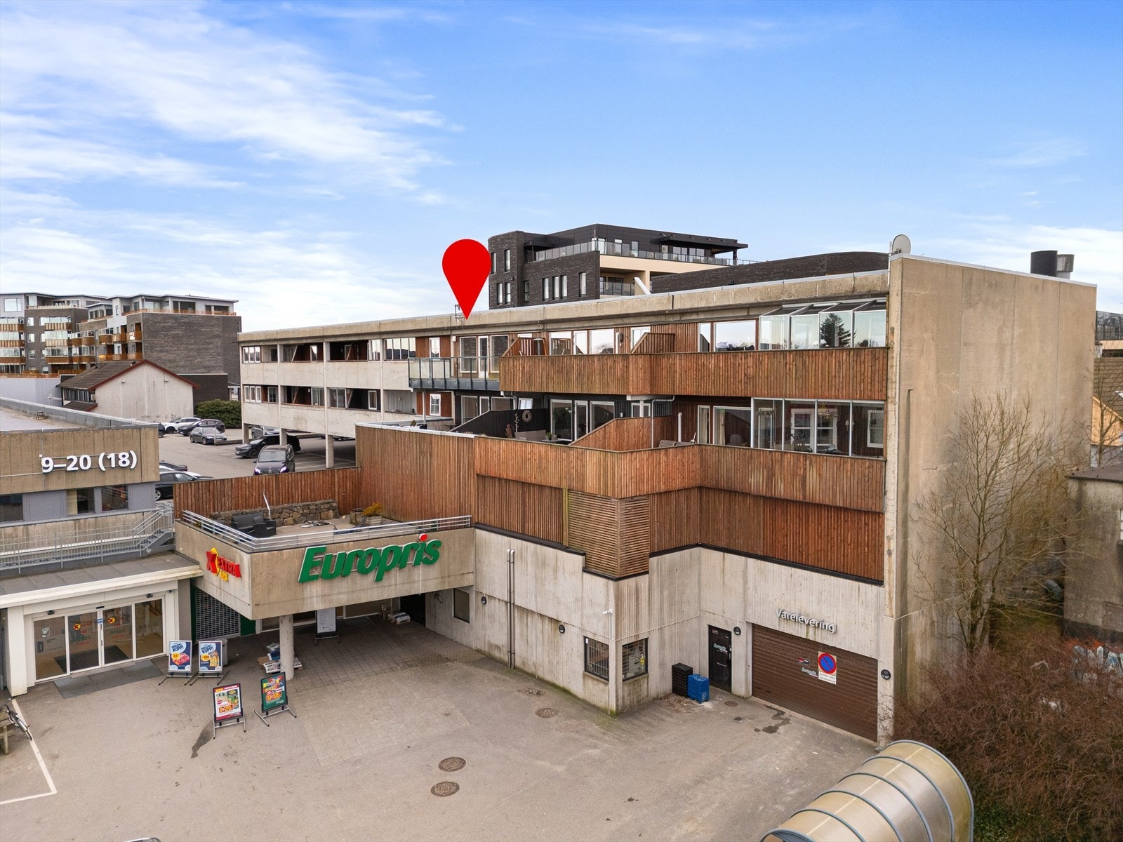 Monica Mørk Aase i EiendomsMegler 1 Jærmegleren presenterer Jadarvegen 21J på Nærbø.
Foto: Asle Haukland. Galleribilde