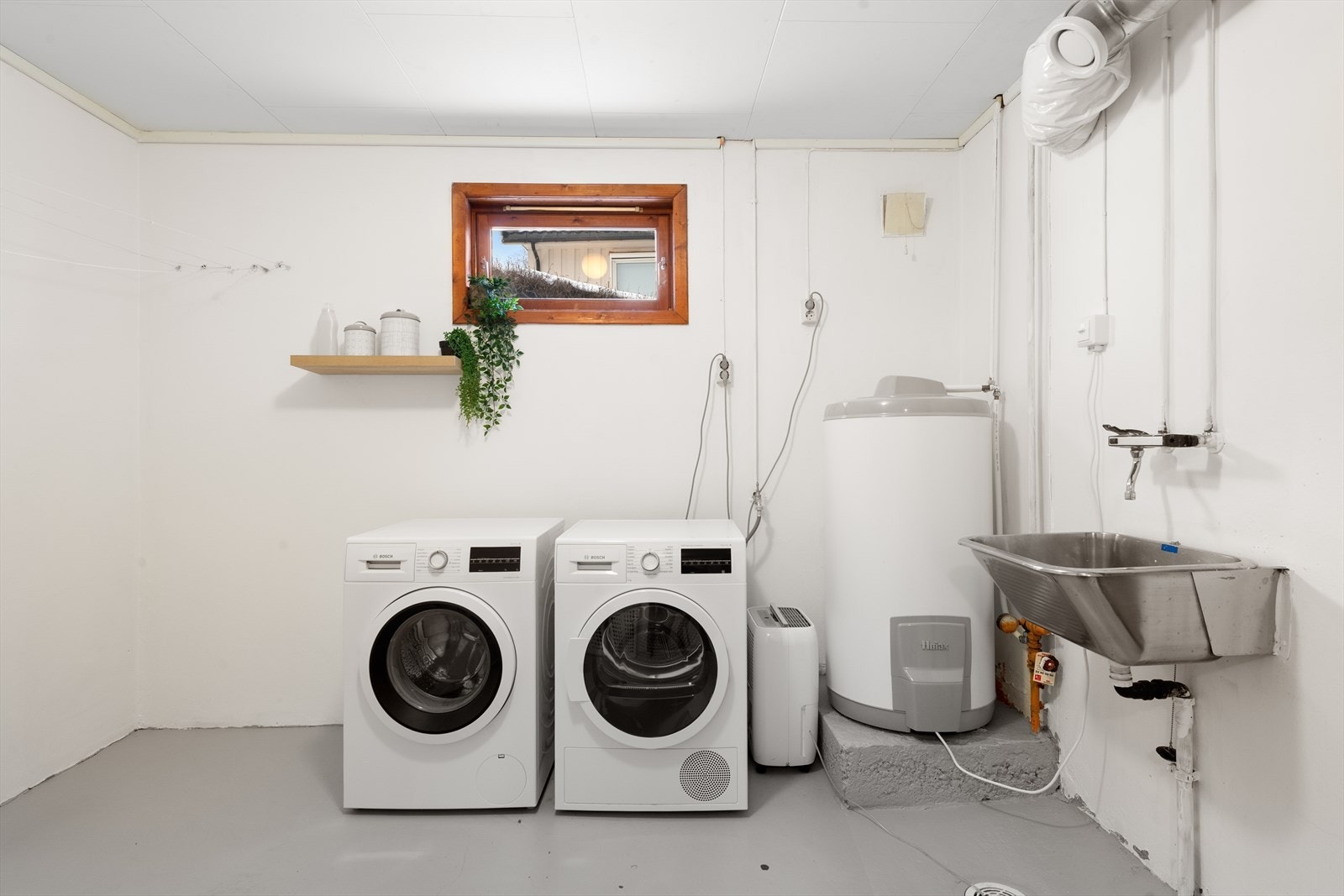 Stort og praktisk vaskerom. Galleribilde