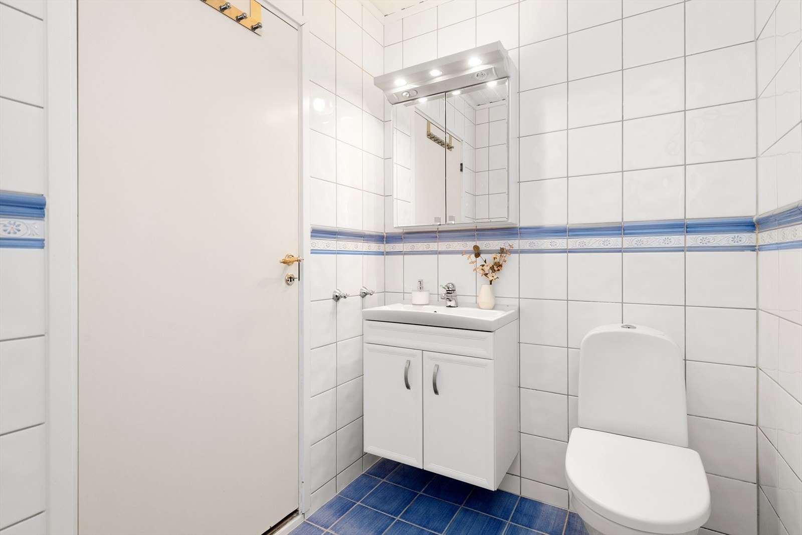 Bad i underetasje. Galleribilde