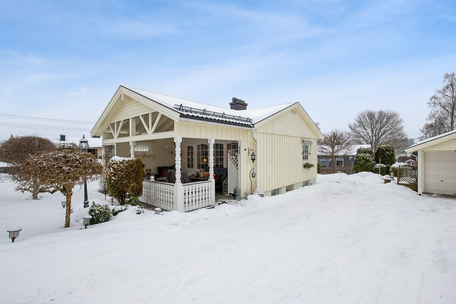 Eiendommen ligger i et veletablert og barnevennlig boligområde på Magnor. Galleribilde