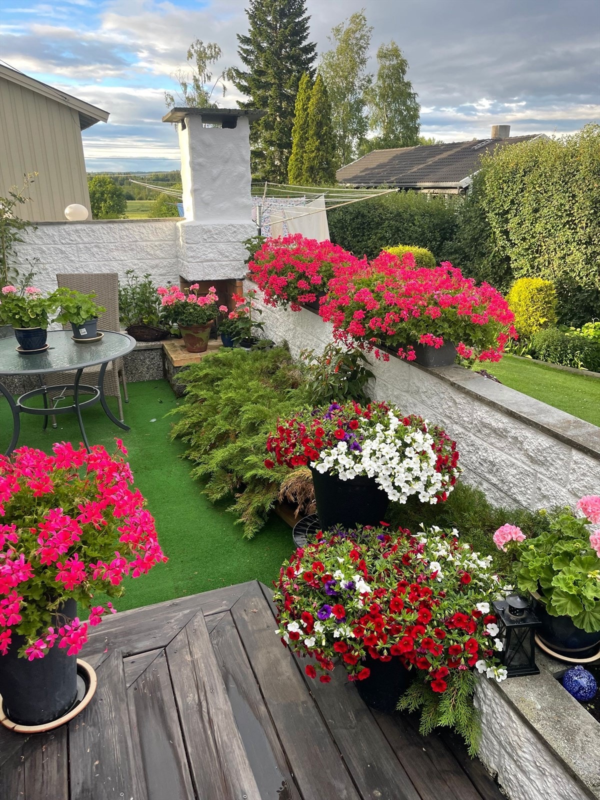 Sommer i Brennåsvegen 13 (privat foto) Galleribilde