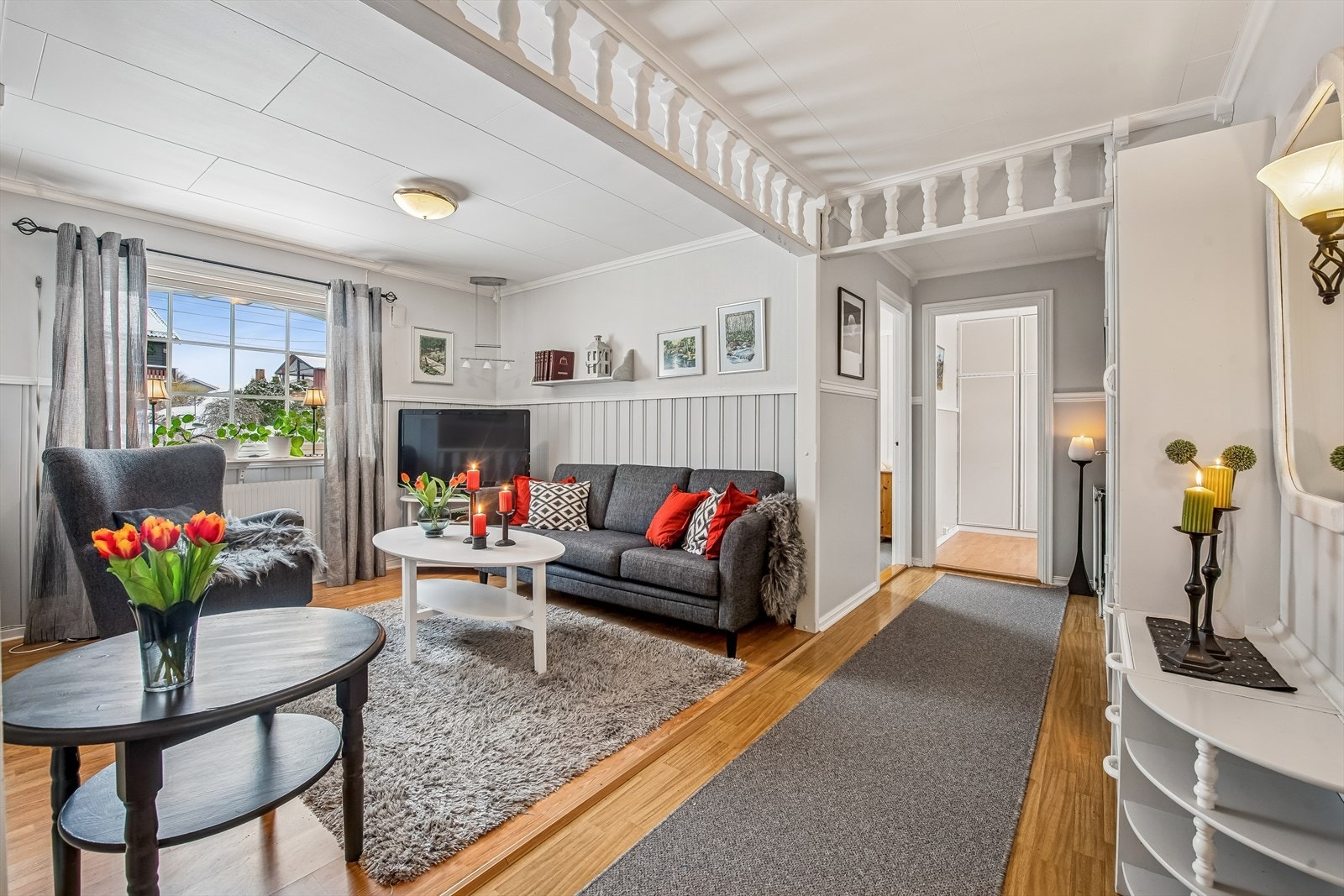 Boligen har to stuer. Dette er en fleksibel TV-stue, opprinnelig tegnet som soverom. Galleribilde