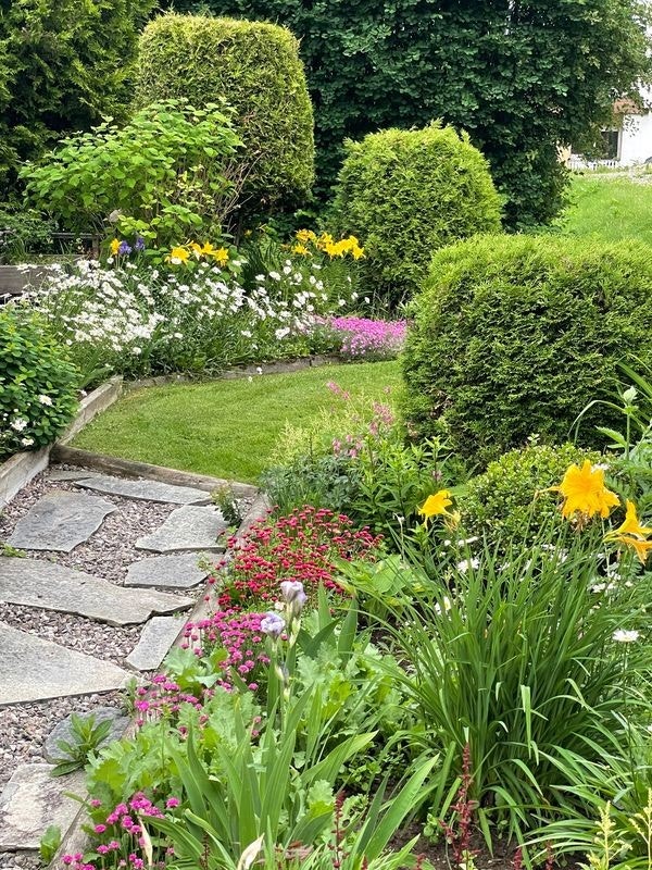 Sommer i Brennåsvegen 13 (privat foto) Galleribilde