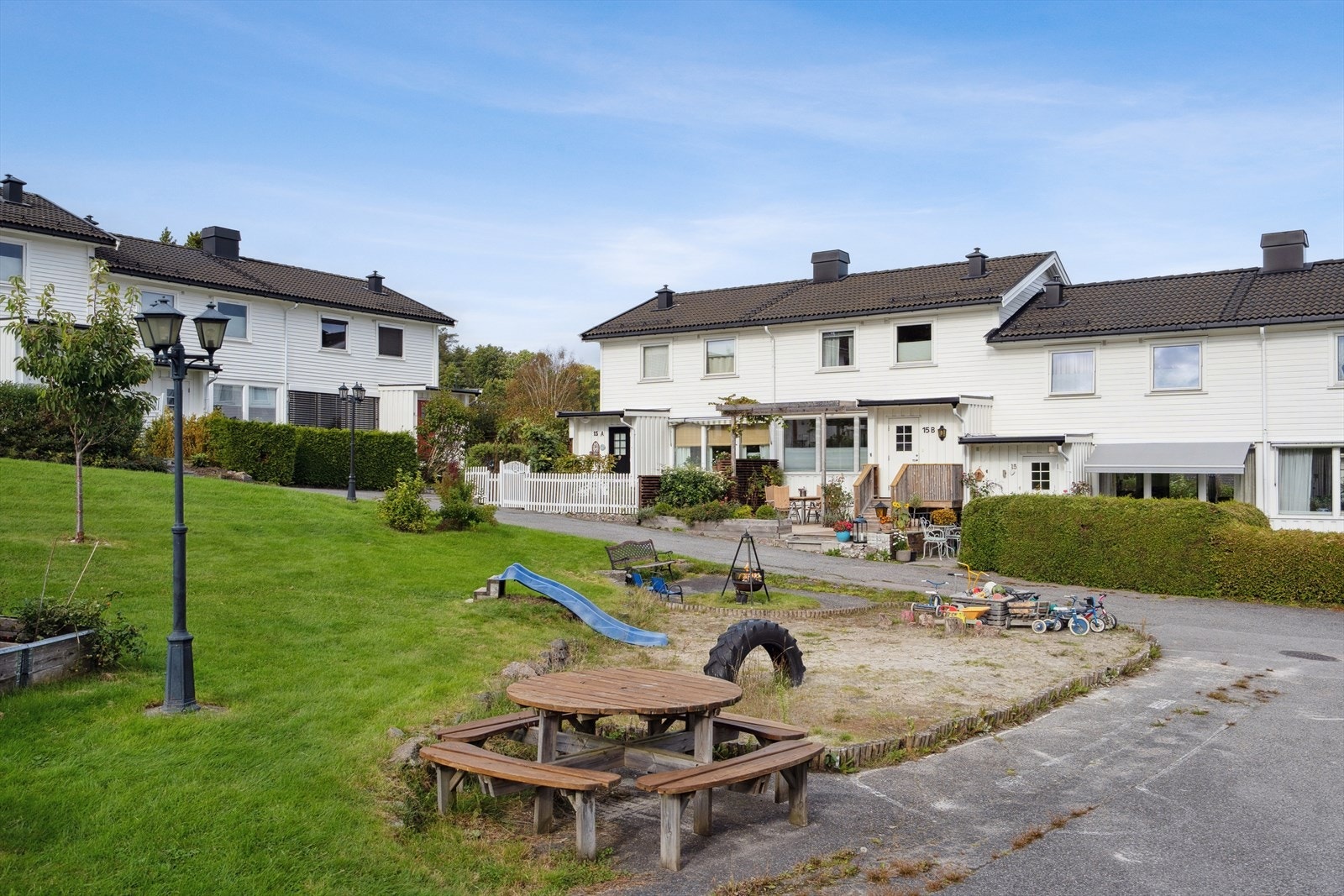Borettslaget har felles lekeplass som er et hyggelig samlingspunkt for barna. Galleribilde