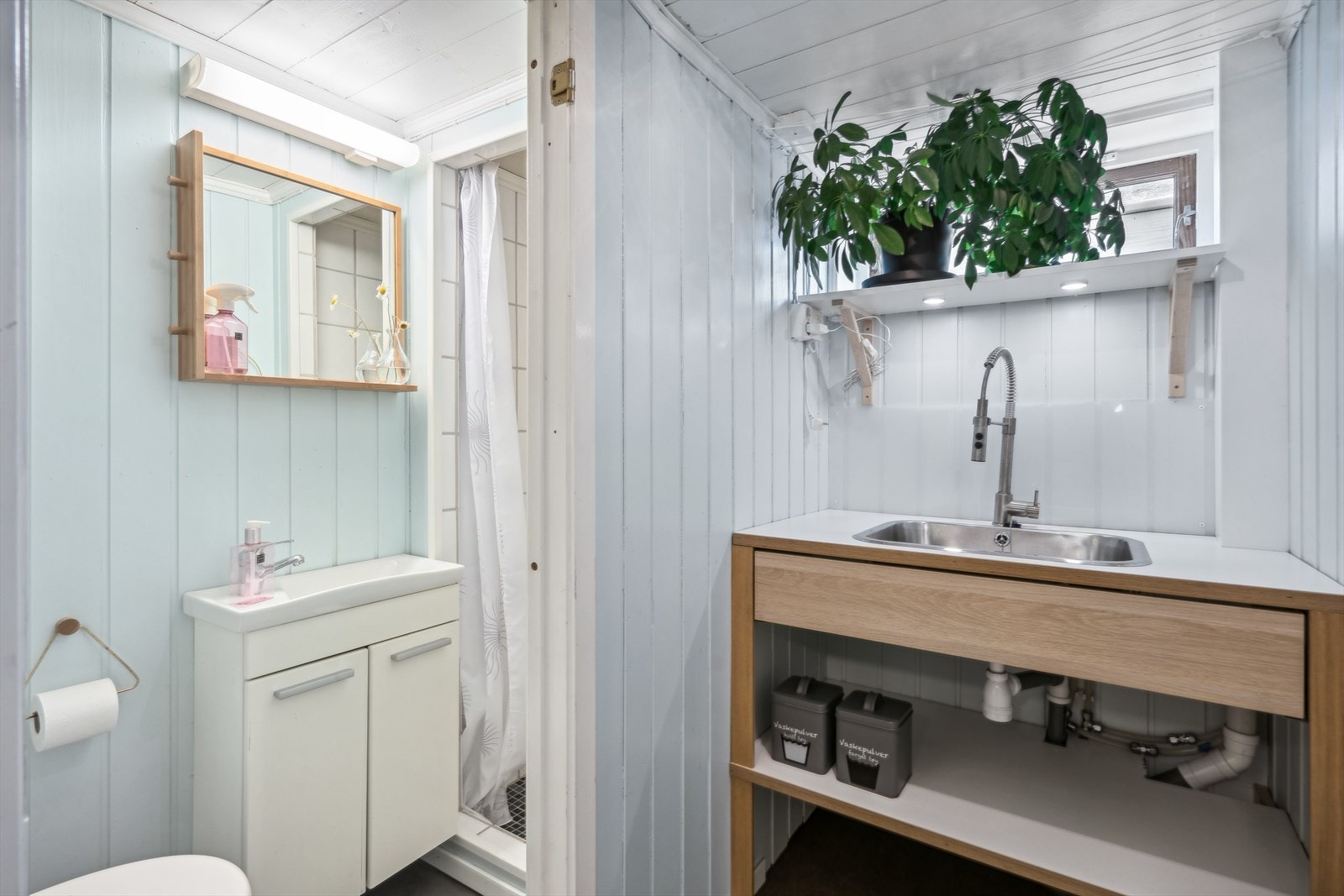 Opprinnelig disponibeltrom er omgjort til bad/toalett (ikke omsøkt/bruksendret). Galleribilde