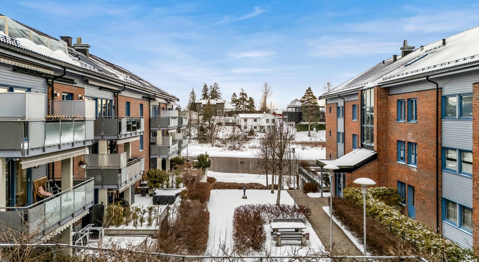 Leiligheten ligger i et hyggelig nabolag med fredelige omgivelser. Galleribilde