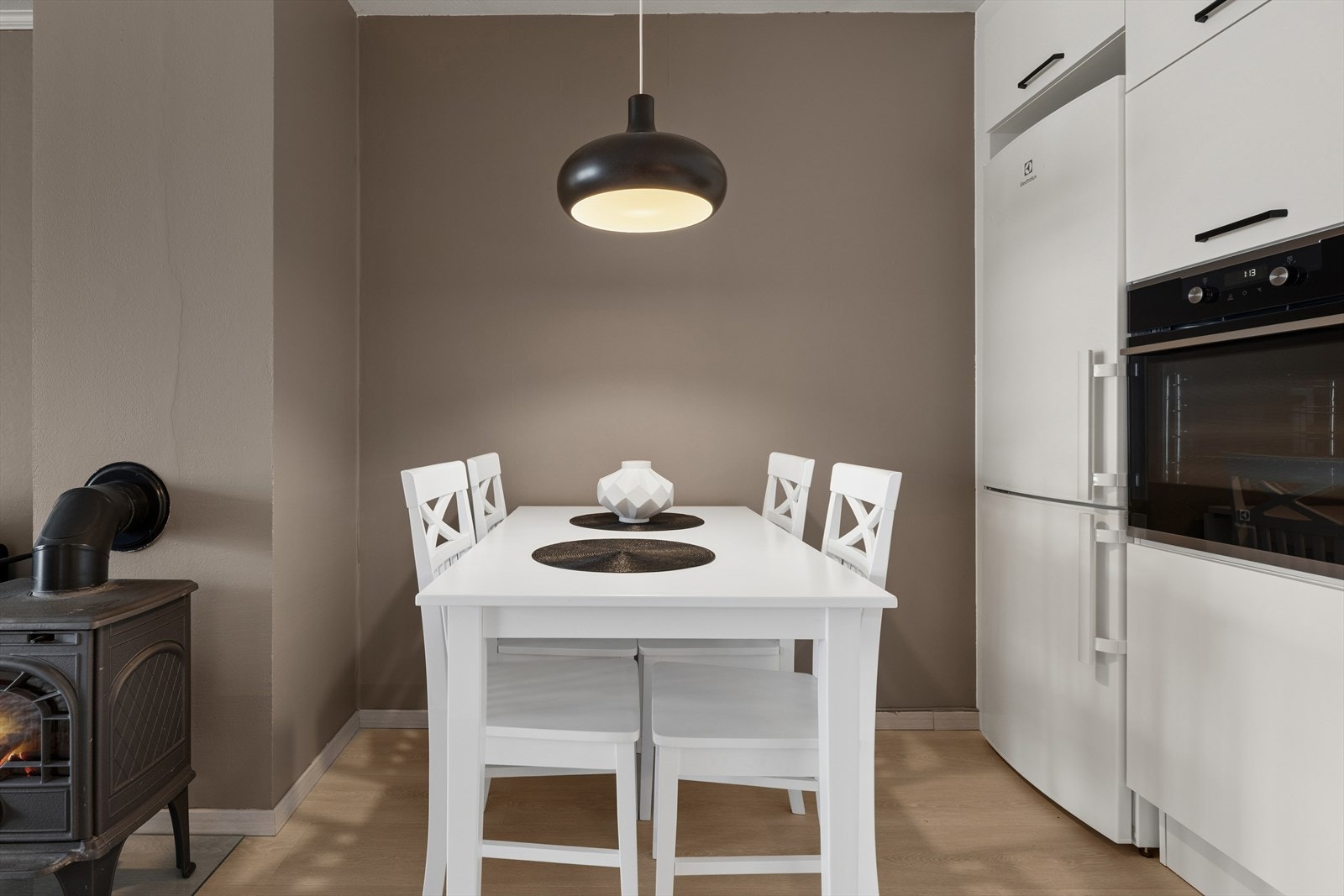 Alt i alt et svært funksjonelt og godt kjøkken som innbyr til herlige smaksopplevelser. Galleribilde